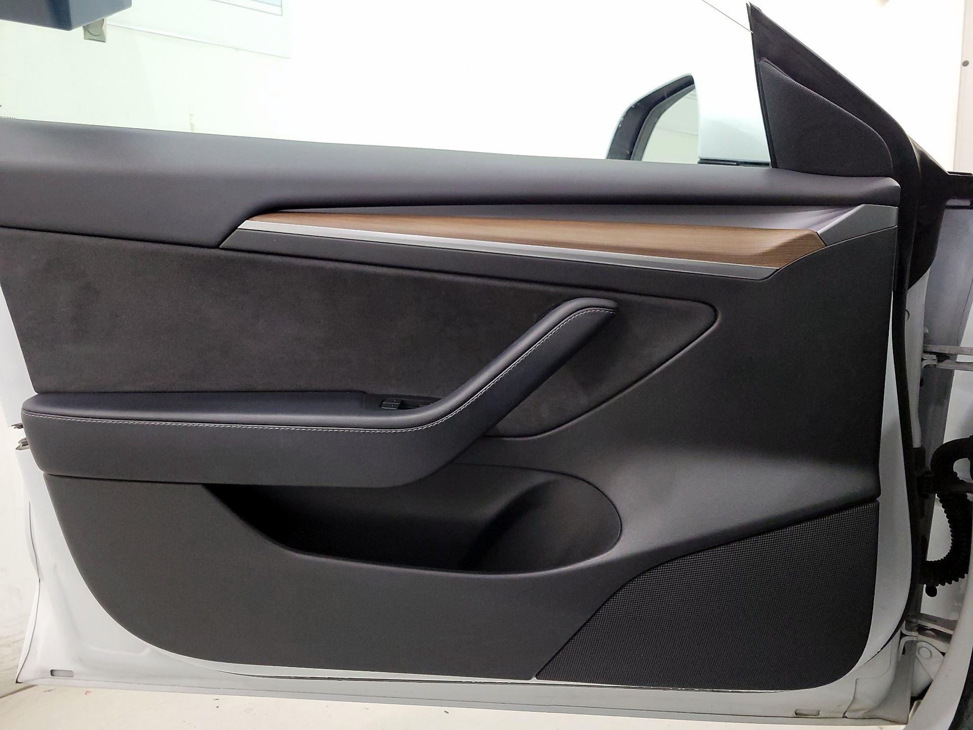 Thumbnail: 2022 Tesla Model 3 - 12