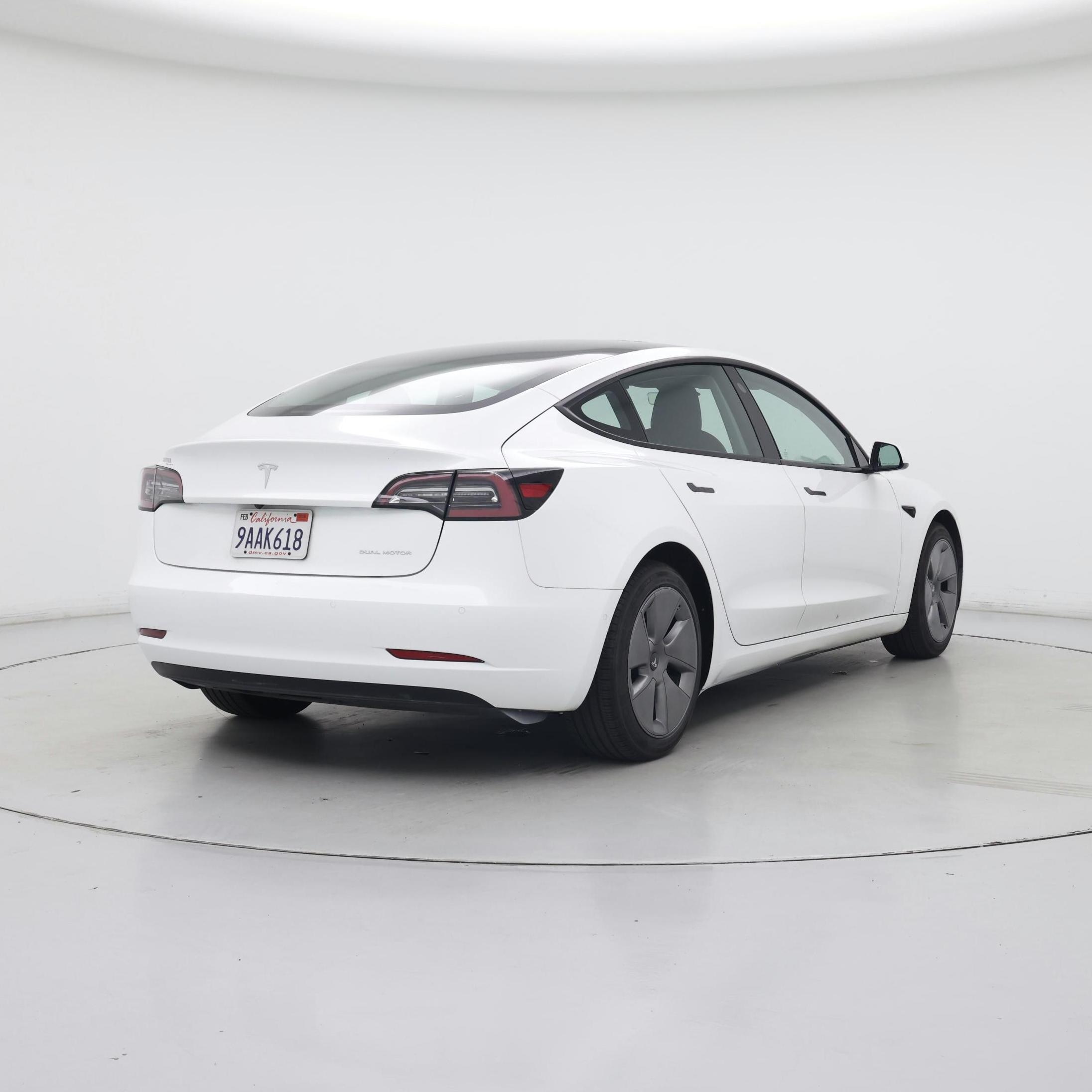 Thumbnail: 2022 Tesla Model 3 - 8