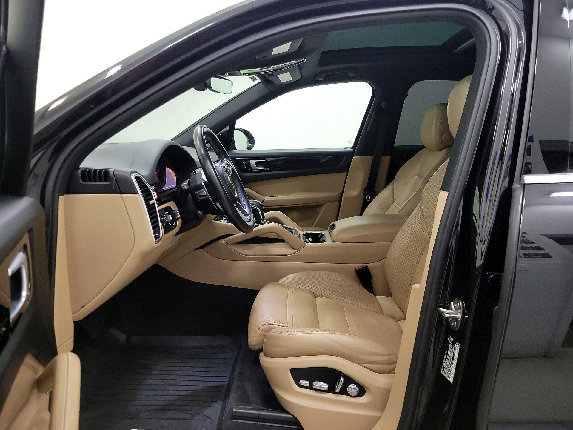 Thumbnail: 2020 Porsche Cayenne - 11