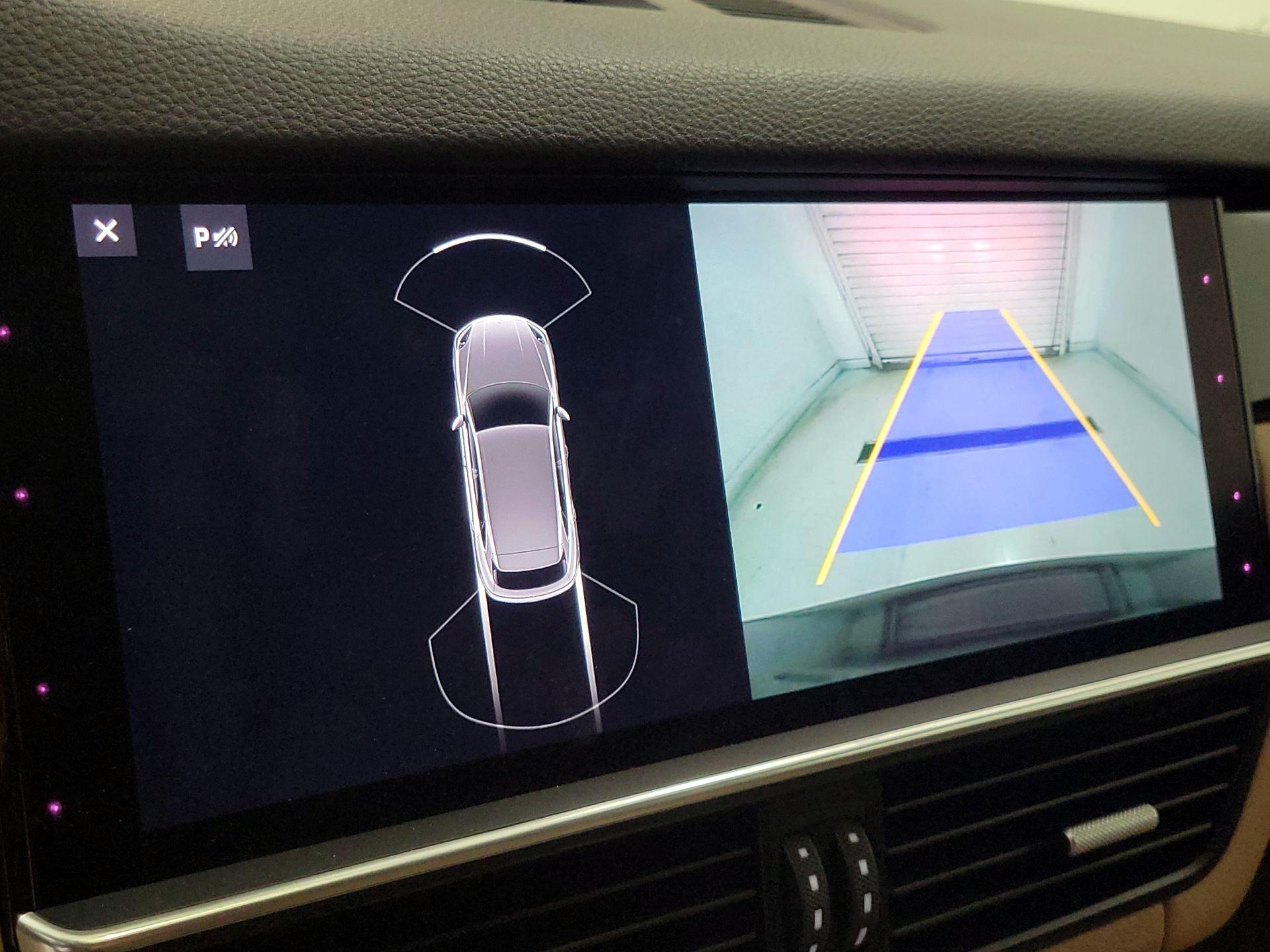 Thumbnail: 2020 Porsche Cayenne - 14