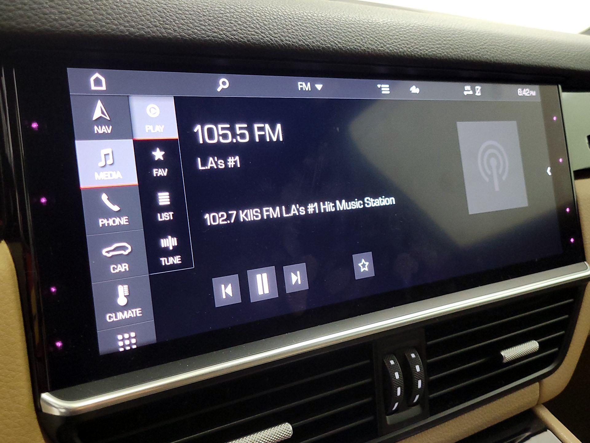 Thumbnail: 2020 Porsche Cayenne - 15