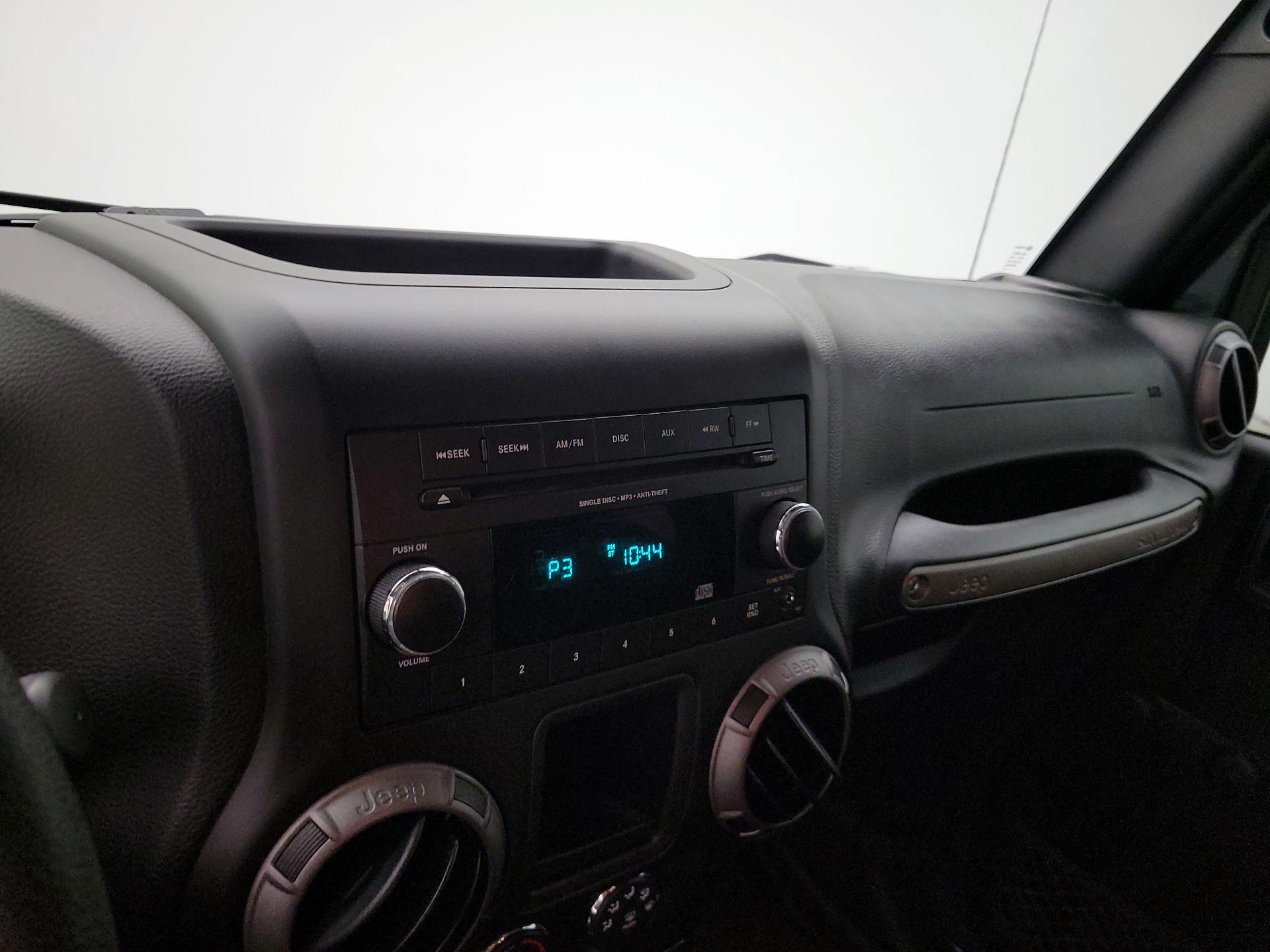 Thumbnail: 2017 Jeep Wrangler - 13