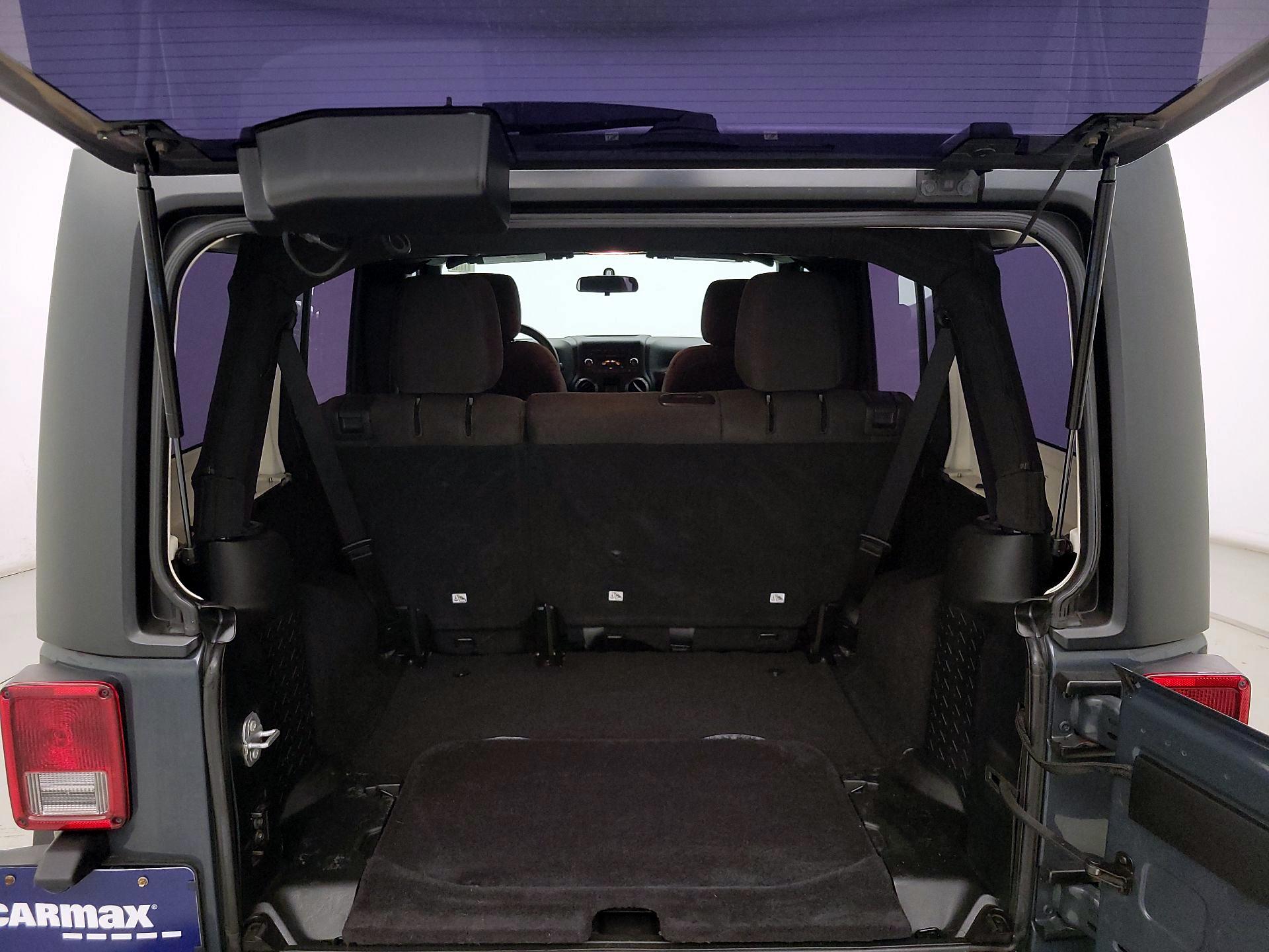 Thumbnail: 2017 Jeep Wrangler - 17