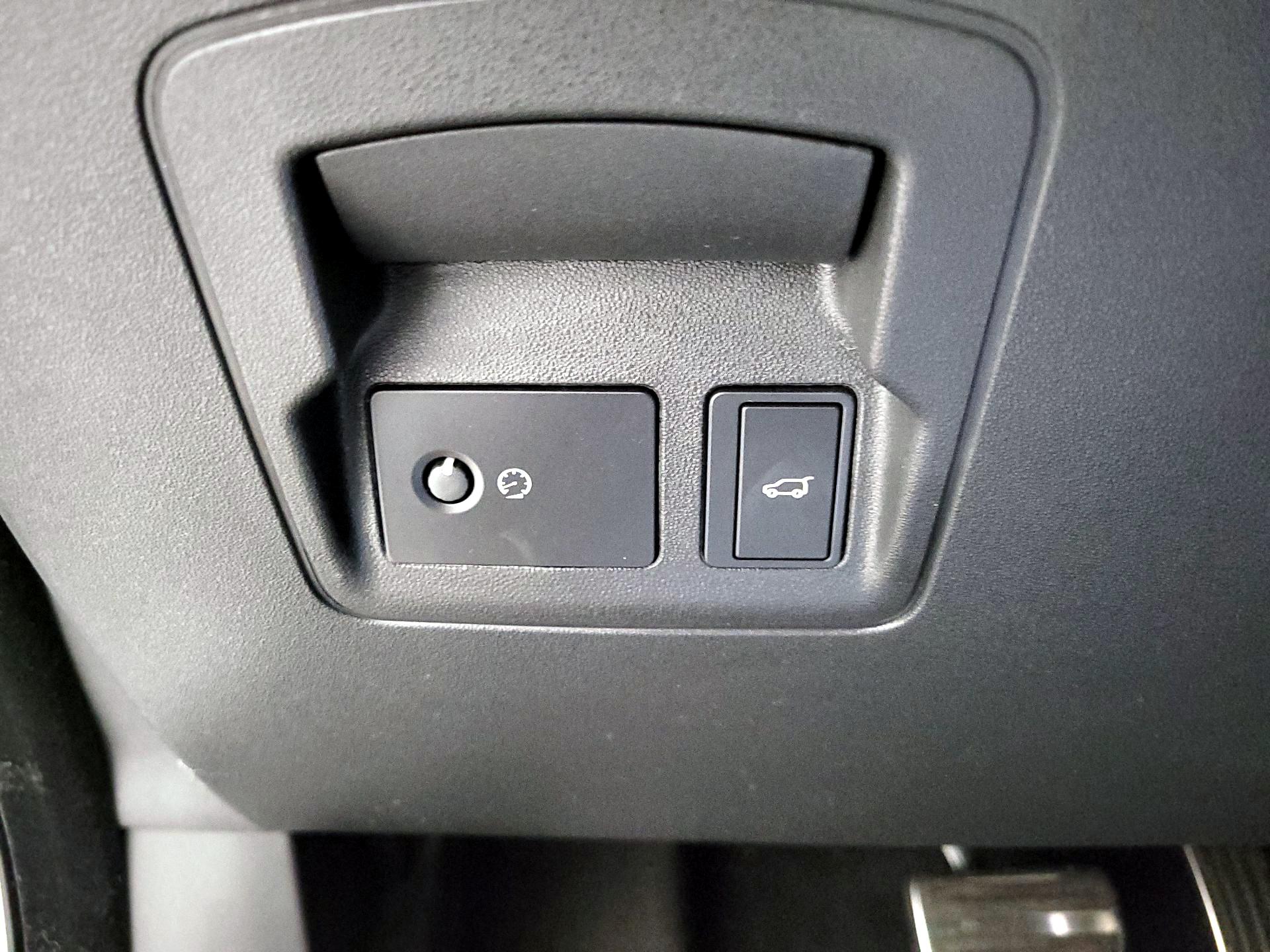 Thumbnail: 2024 Land Rover Range Rover Velar - 13