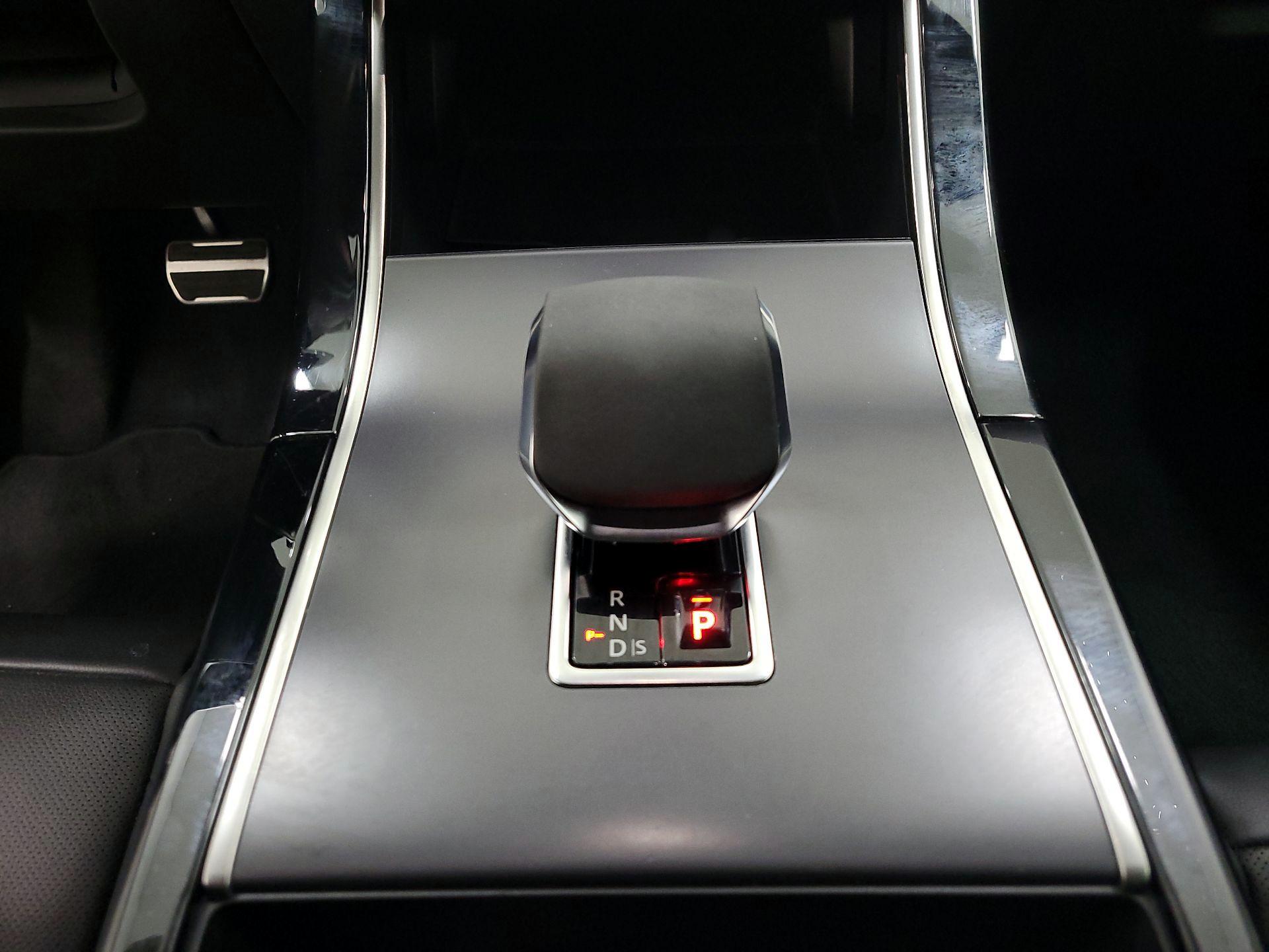 Thumbnail: 2024 Land Rover Range Rover Velar - 18