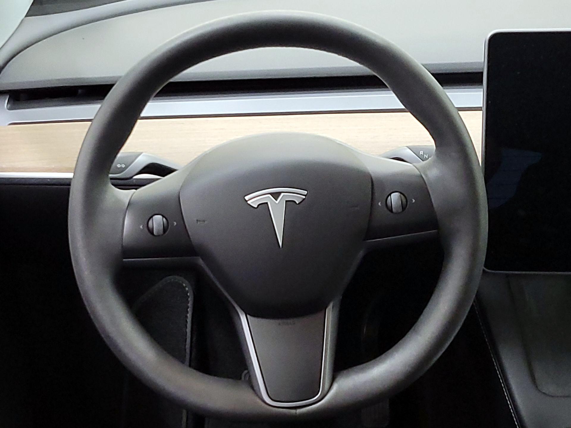 Thumbnail: 2022 Tesla Model Y - 10