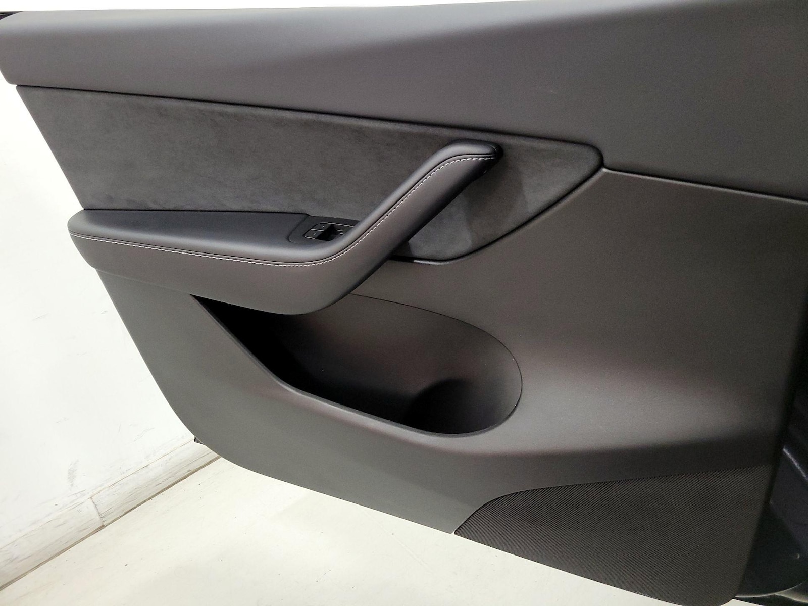 2022 Tesla Model Y Long Range - Photo 13