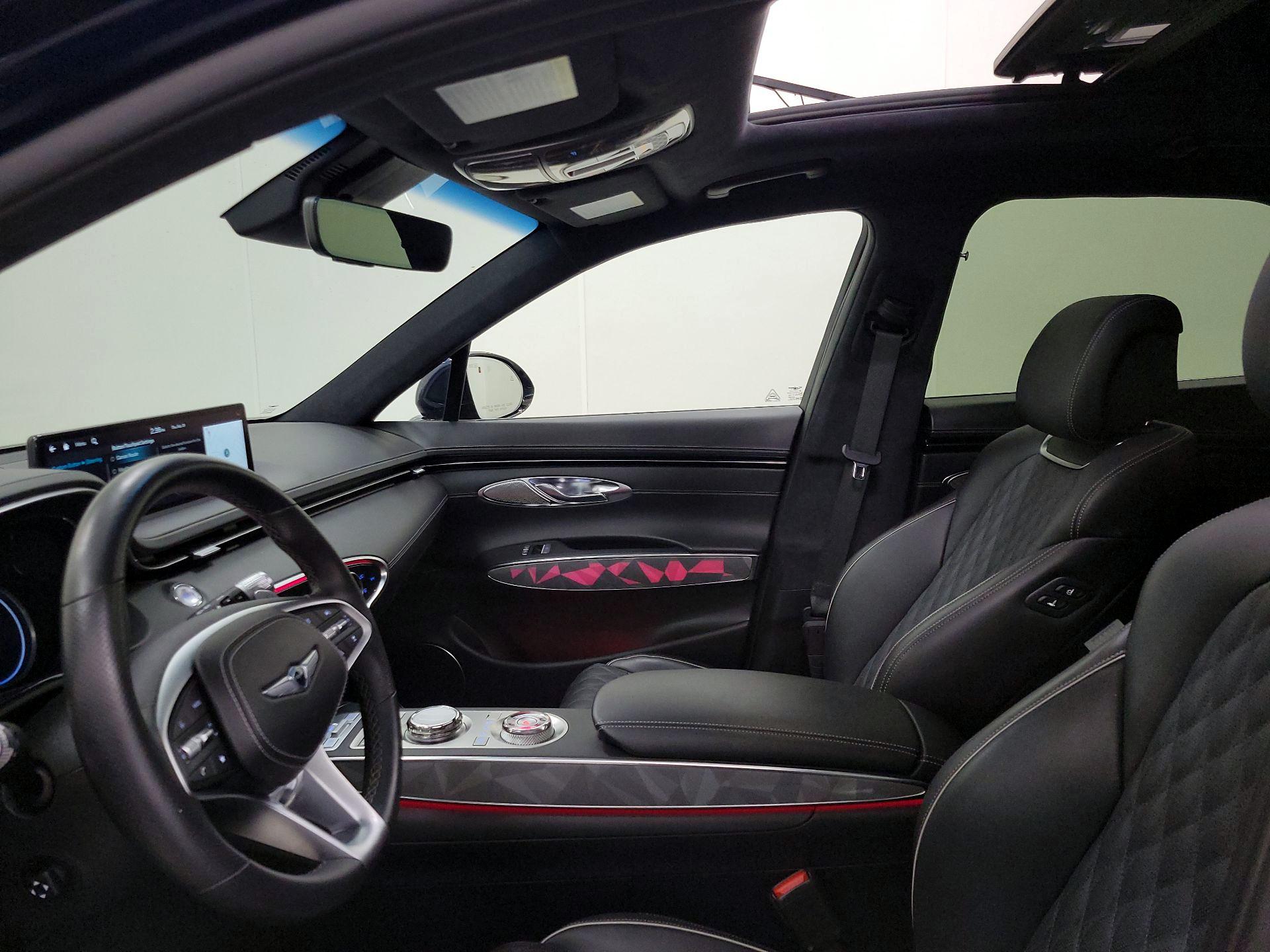 Thumbnail: 2024 Genesis GV70 - 20