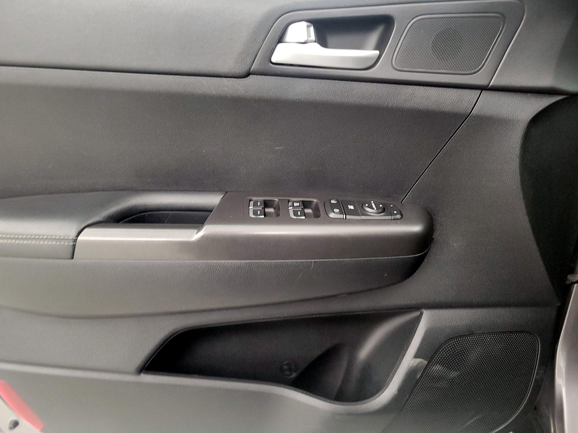 Thumbnail: 2017 Kia Sportage - 12