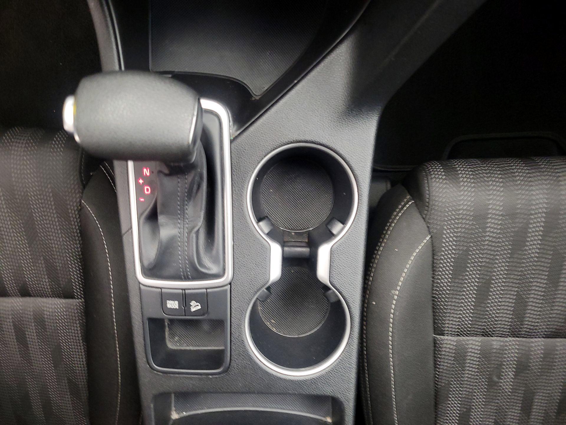 Thumbnail: 2017 Kia Sportage - 17