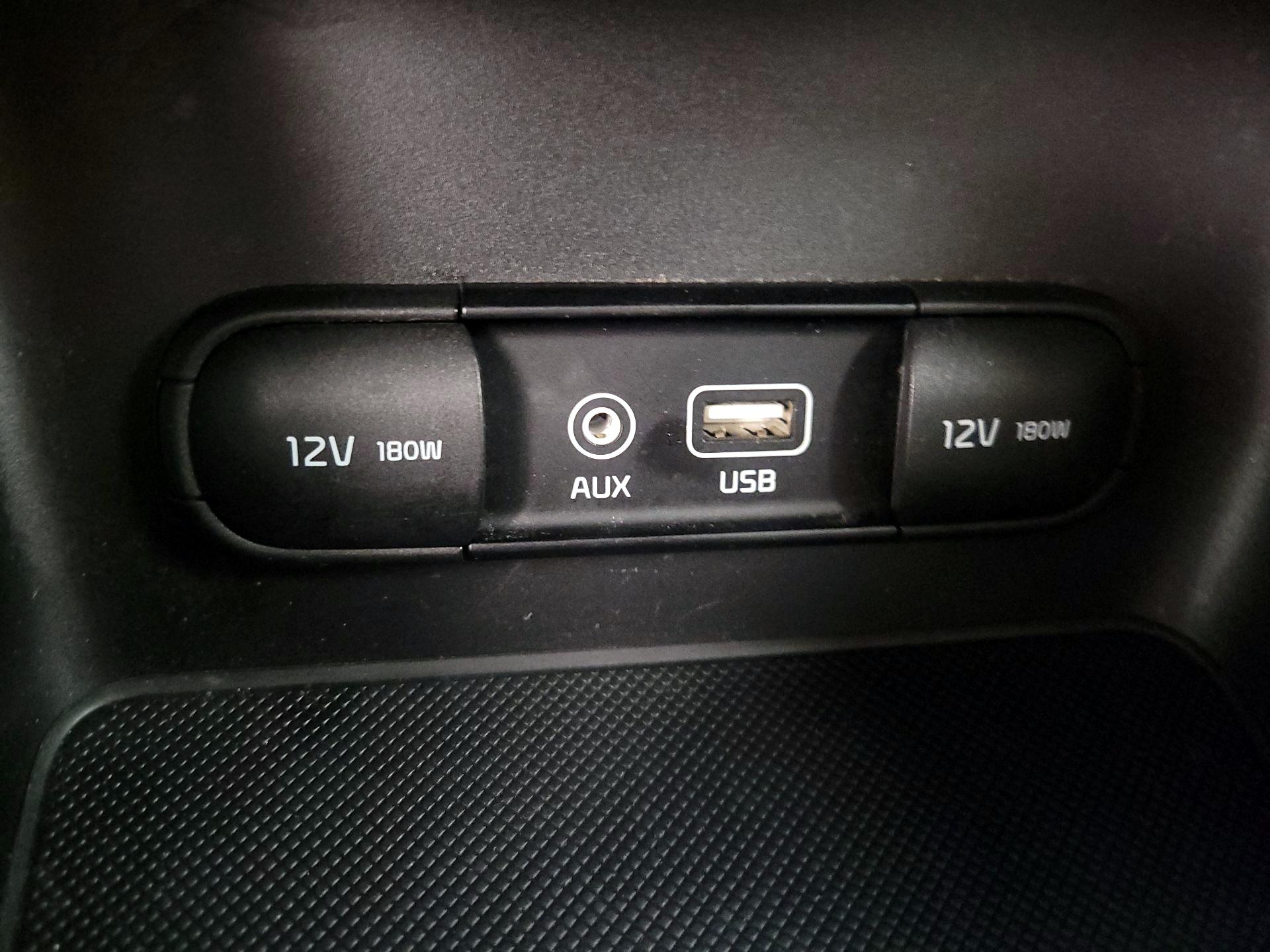 Thumbnail: 2017 Kia Sportage - 18