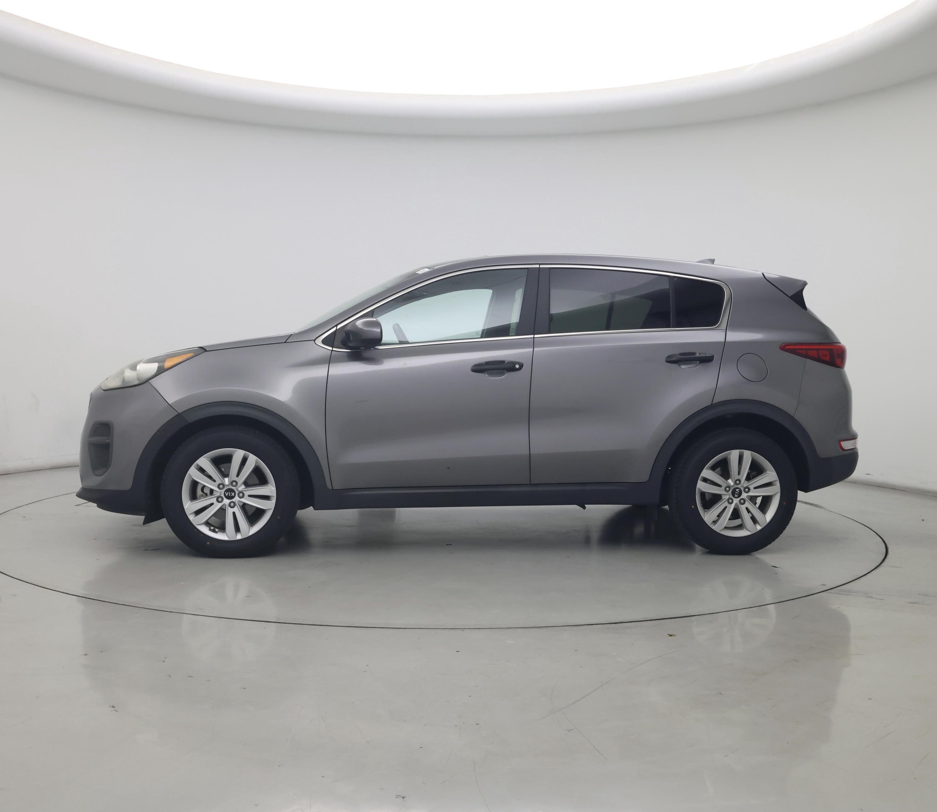 Thumbnail: 2017 Kia Sportage - 3