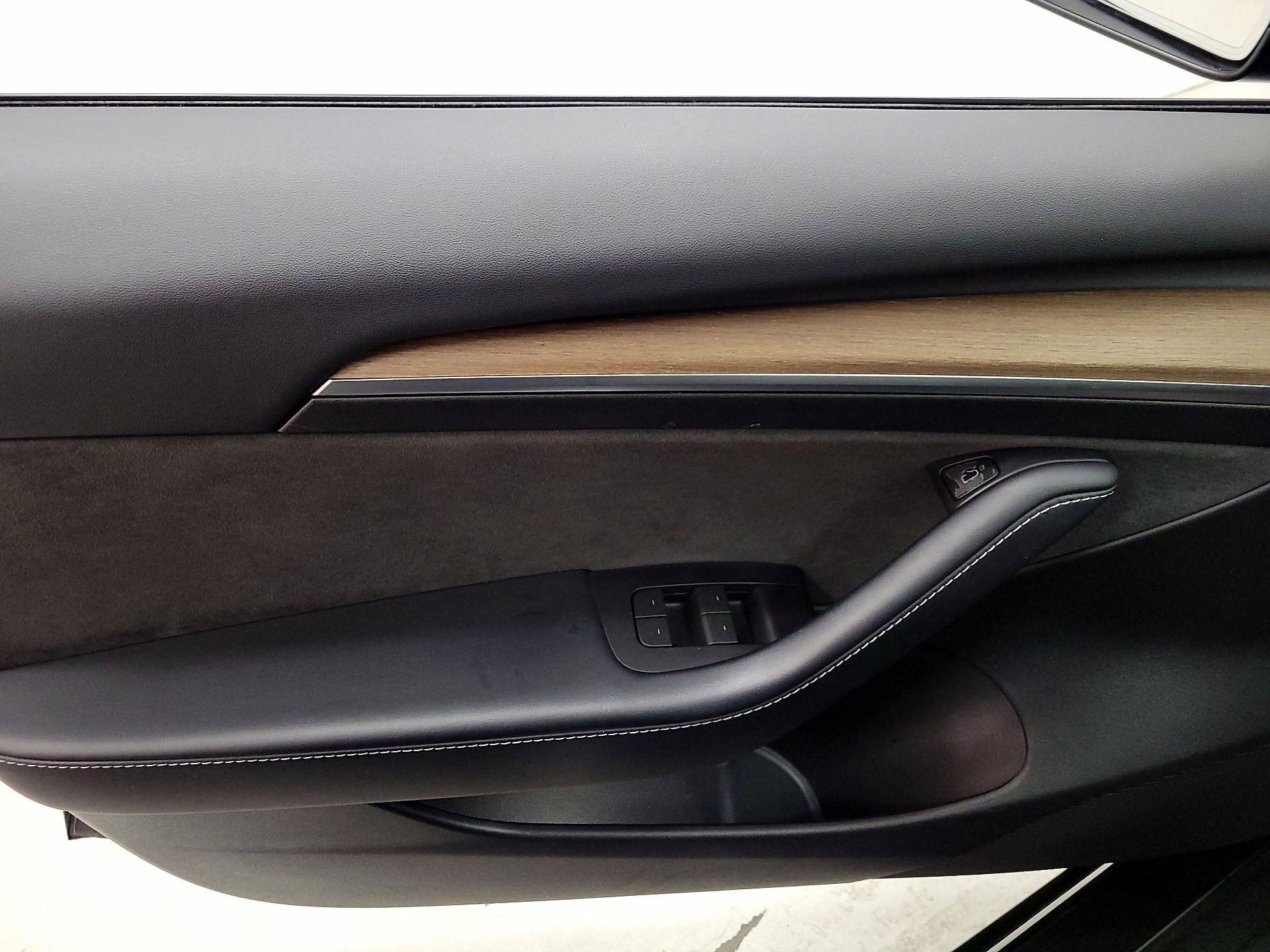 Thumbnail: 2023 Tesla Model 3 - 12