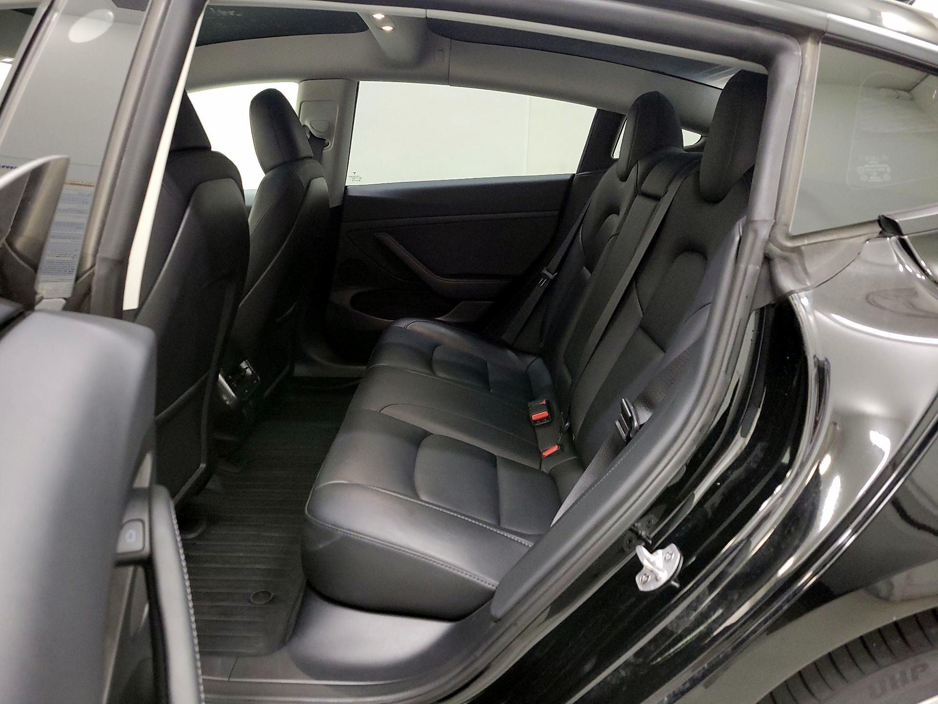 Thumbnail: 2023 Tesla Model 3 - 19