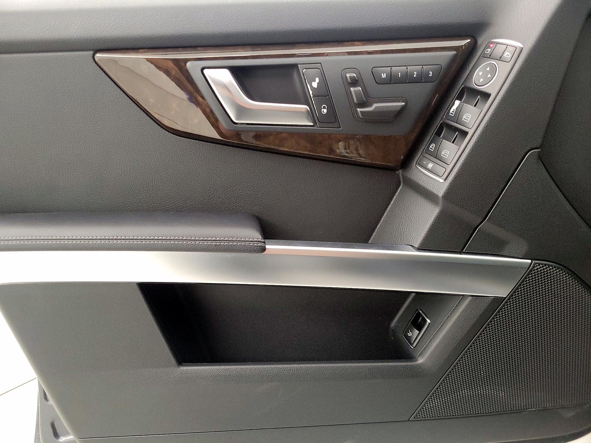 Thumbnail: 2015 Mercedes-Benz GLK - 12