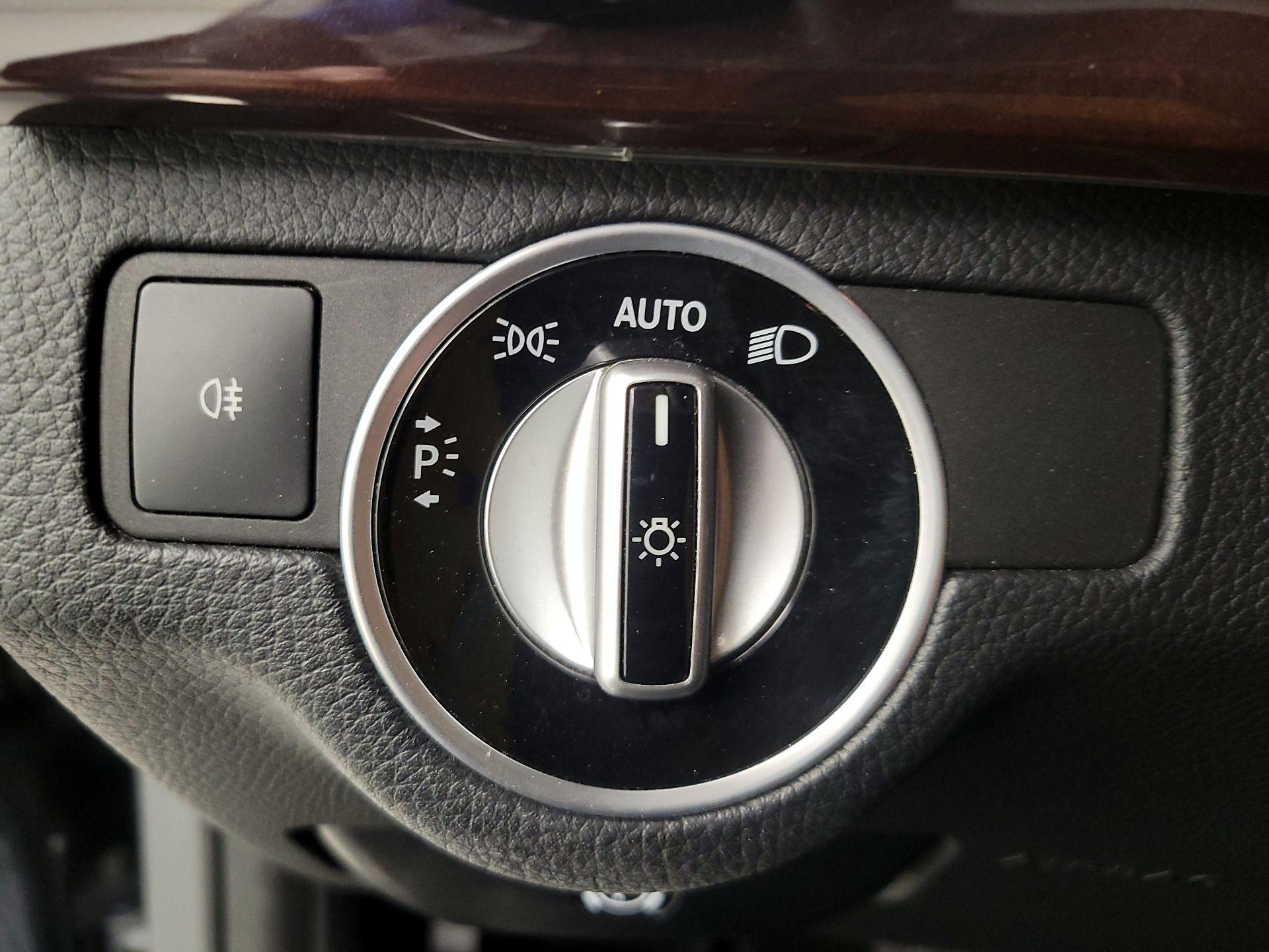 Thumbnail: 2015 Mercedes-Benz GLK - 13