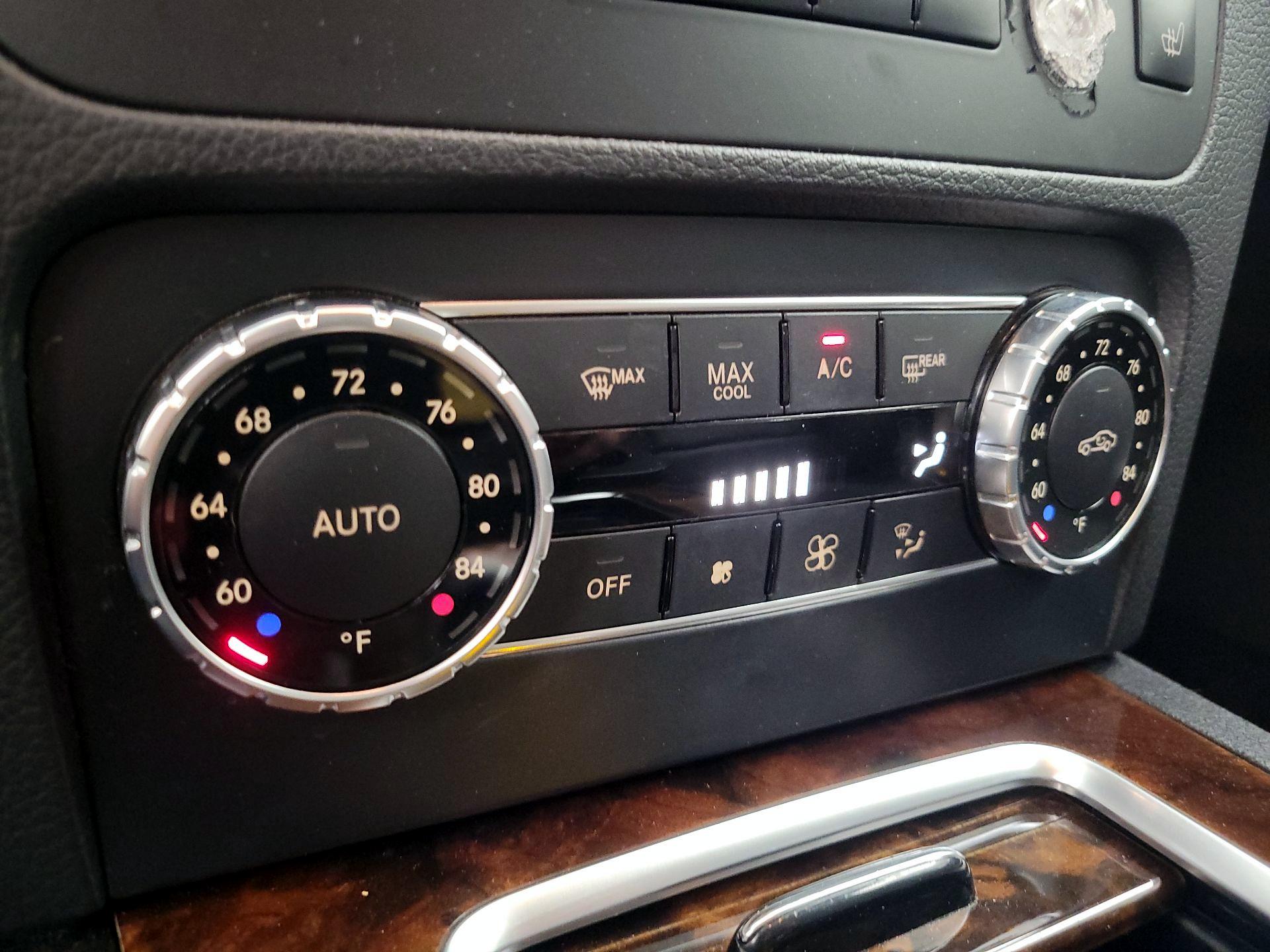 Thumbnail: 2015 Mercedes-Benz GLK - 16