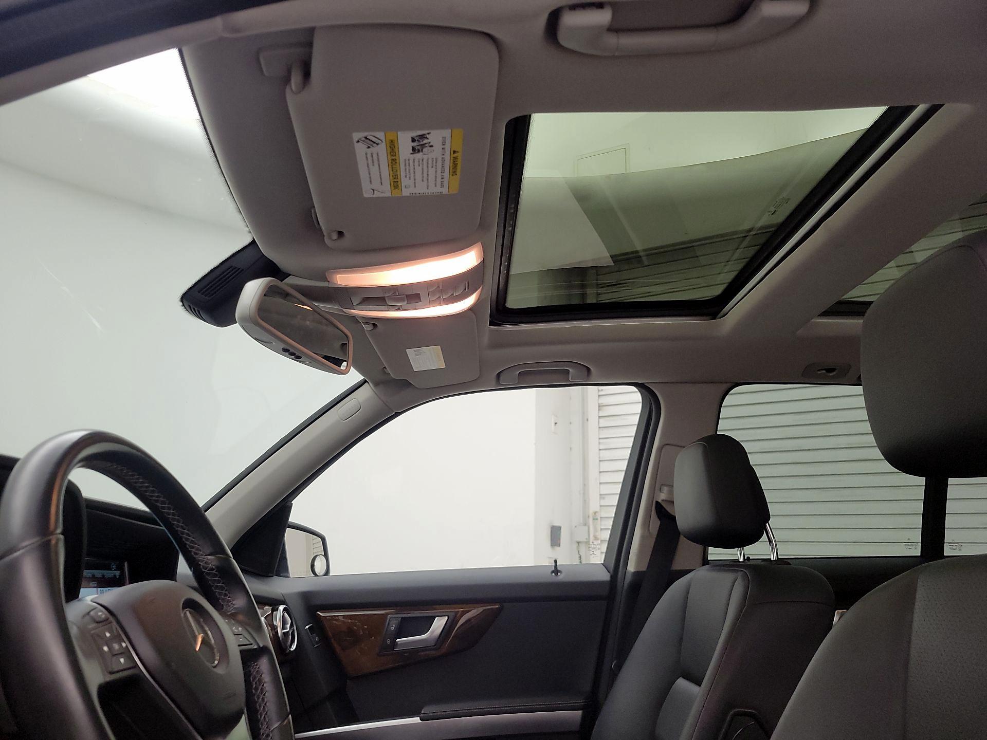 Thumbnail: 2015 Mercedes-Benz GLK - 18