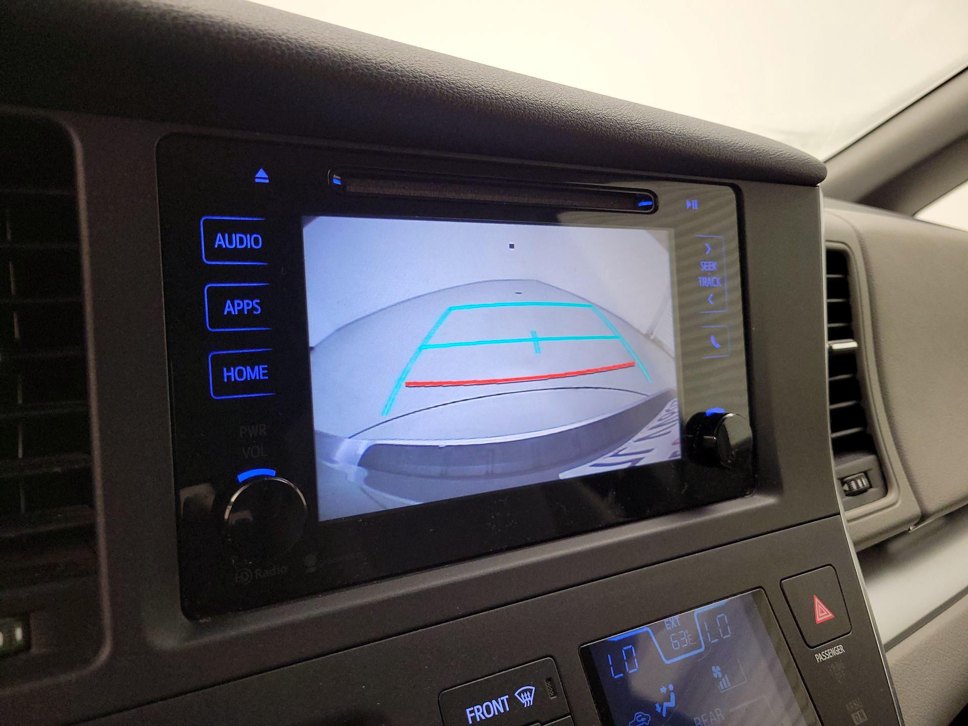 Thumbnail: 2015 Toyota Sienna - 13