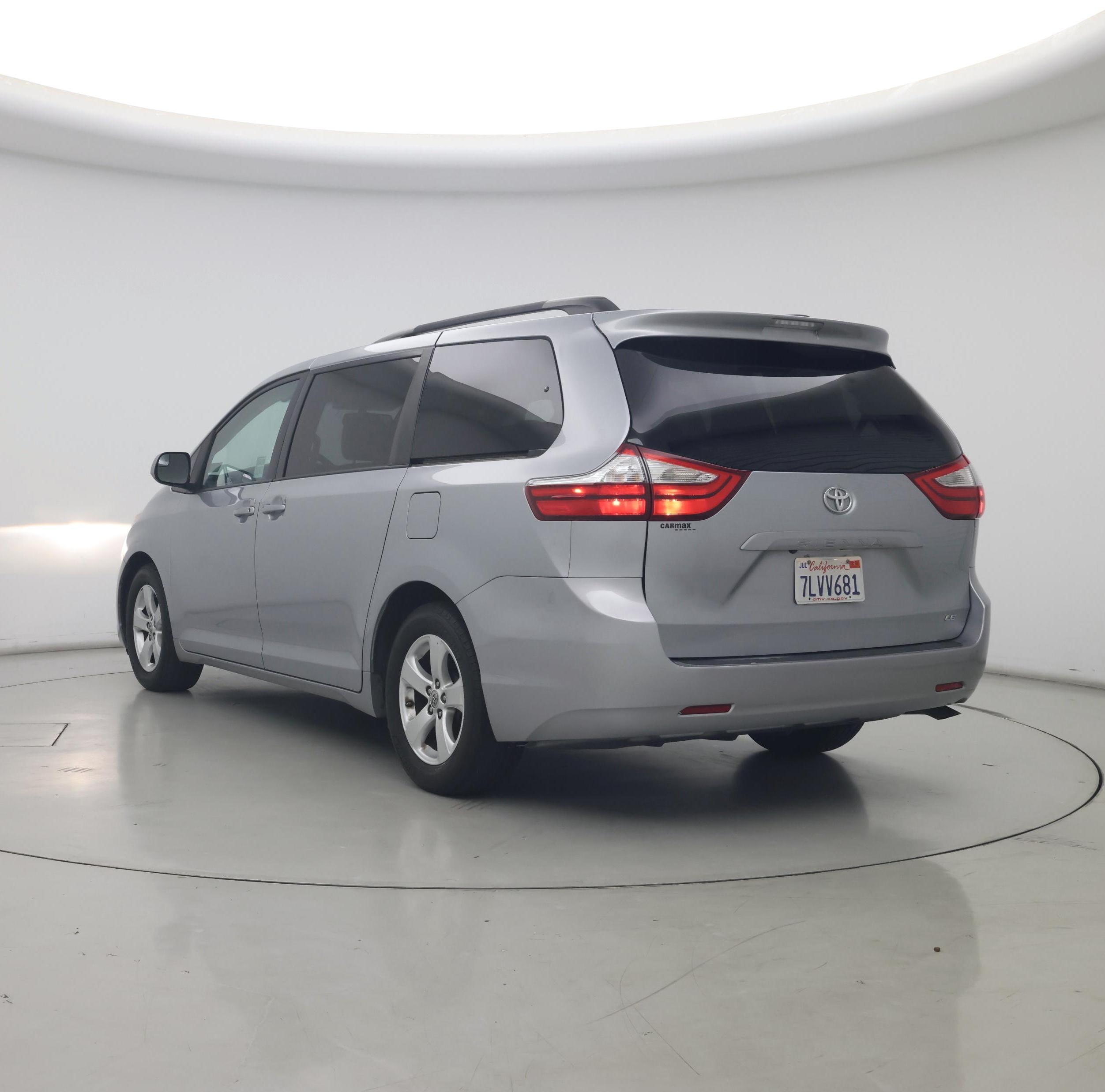 Thumbnail: 2015 Toyota Sienna - 2