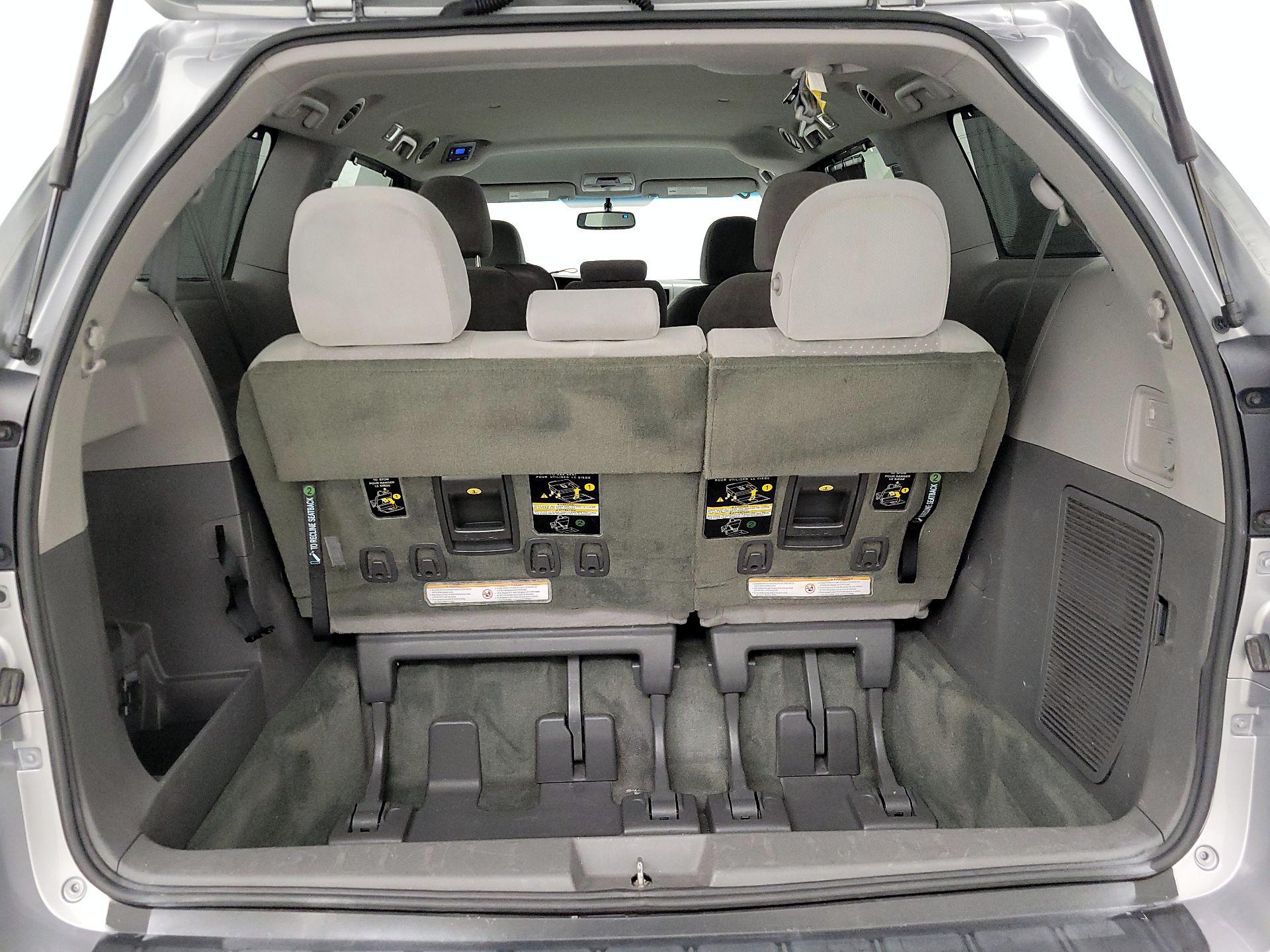 Thumbnail: 2015 Toyota Sienna - 19