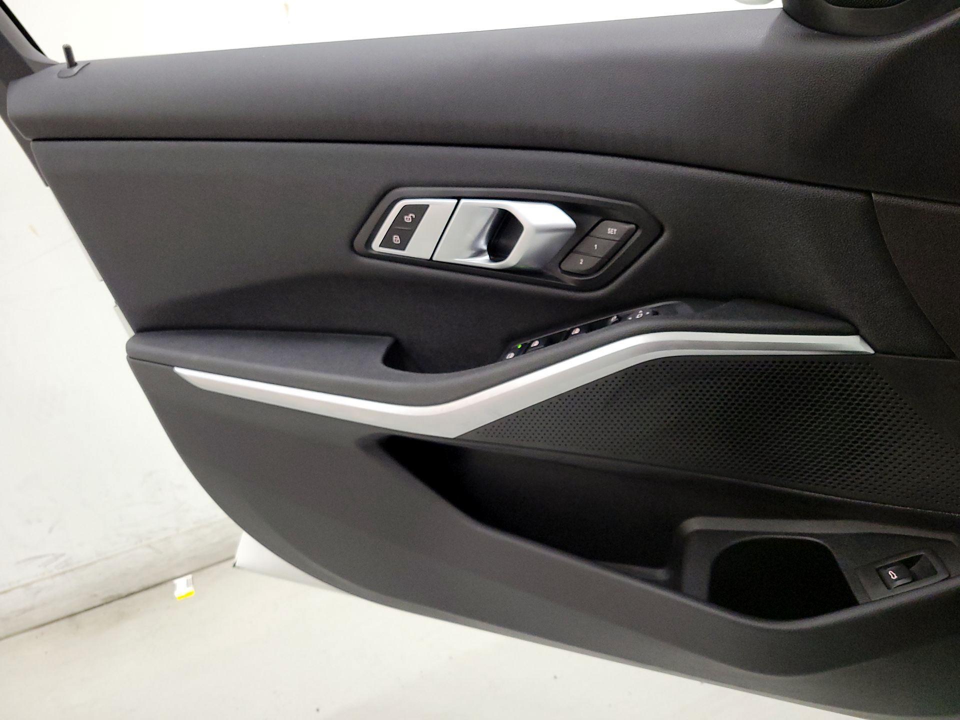 Thumbnail: 2020 BMW 3 Series - 12