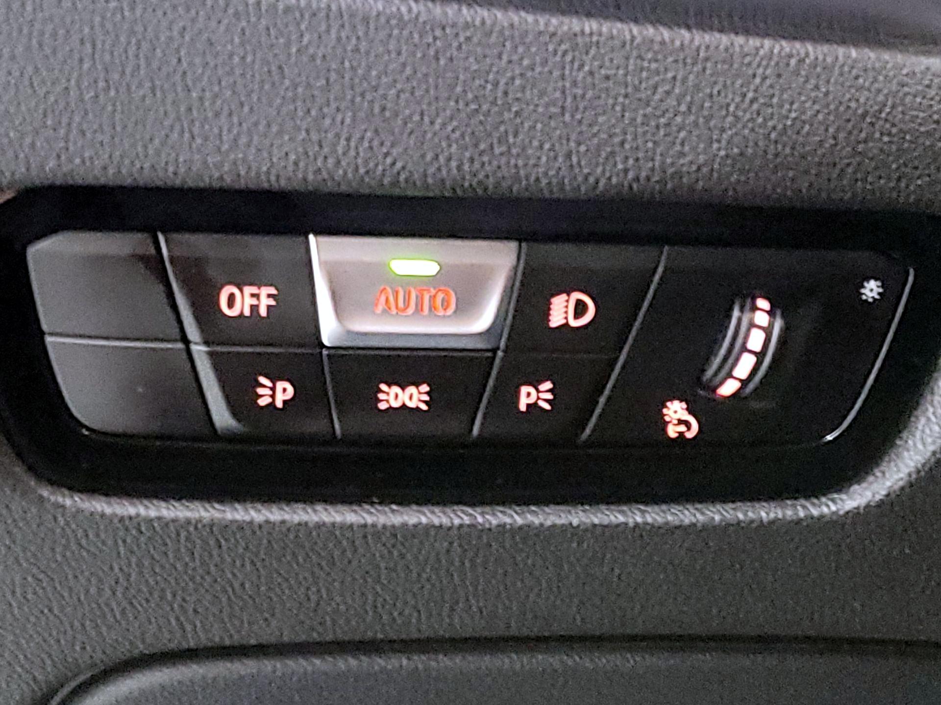 Thumbnail: 2020 BMW 3 Series - 13