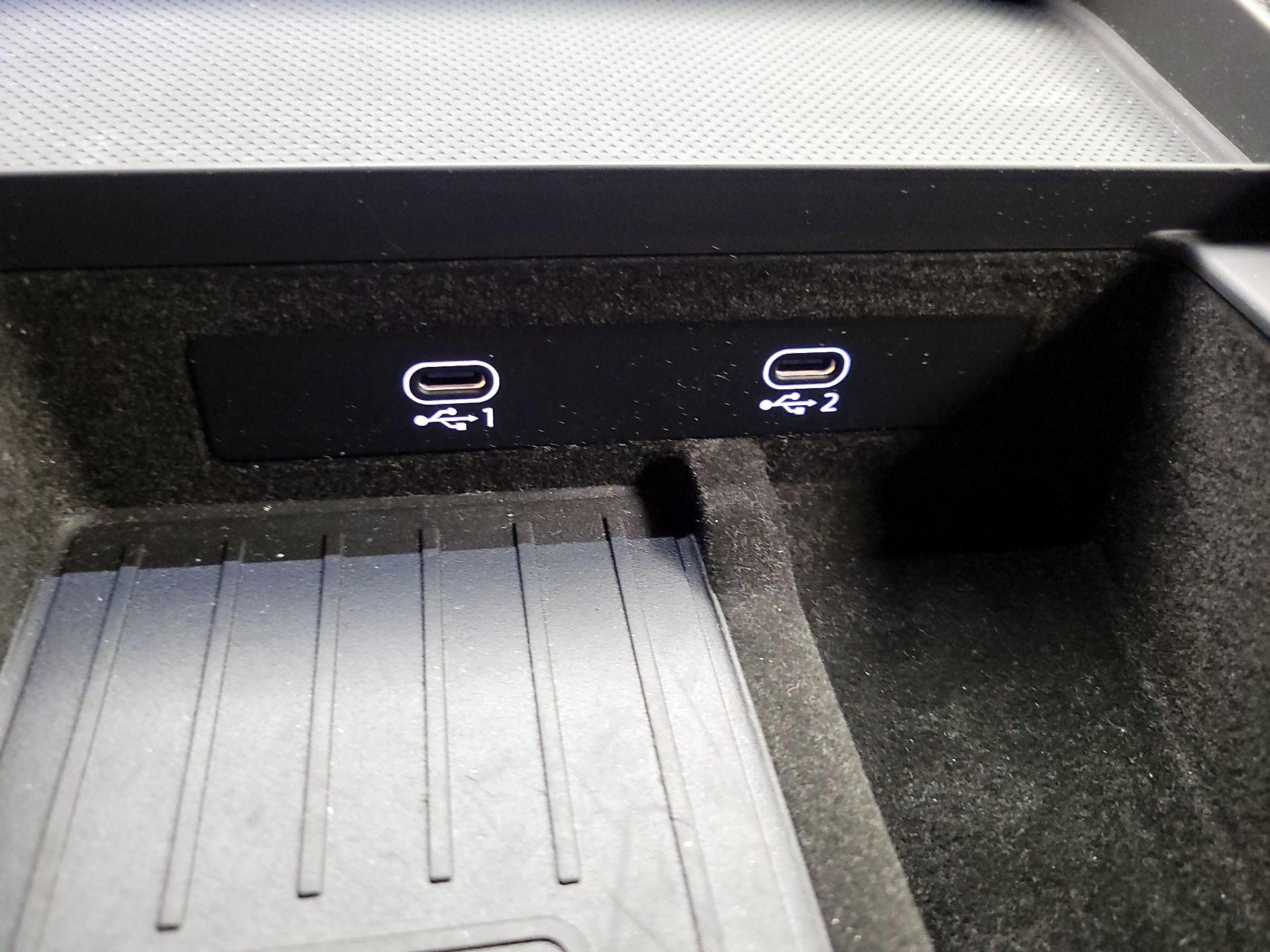 Thumbnail: 2021 Audi SQ8 - 19