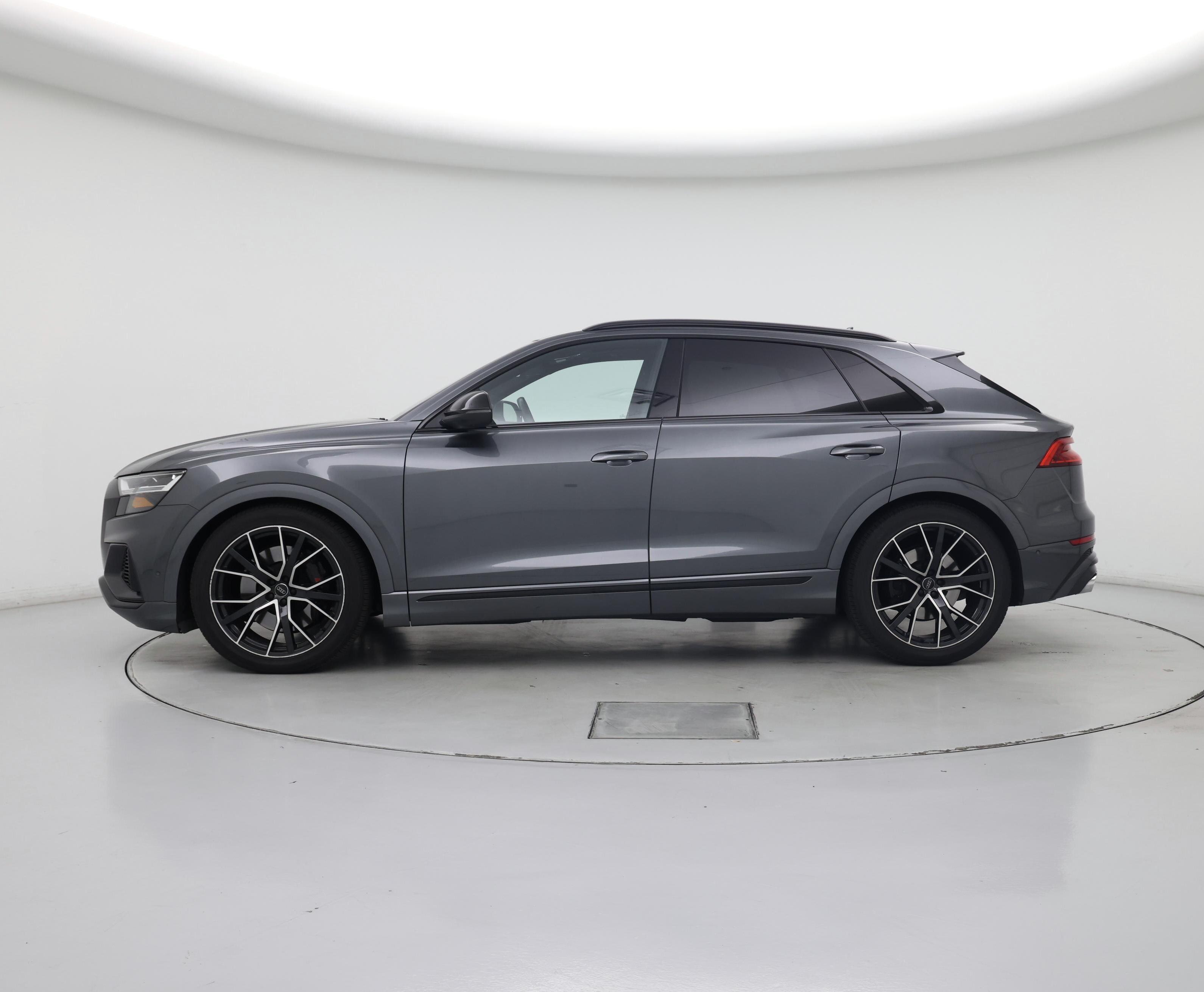 Thumbnail: 2021 Audi SQ8 - 3