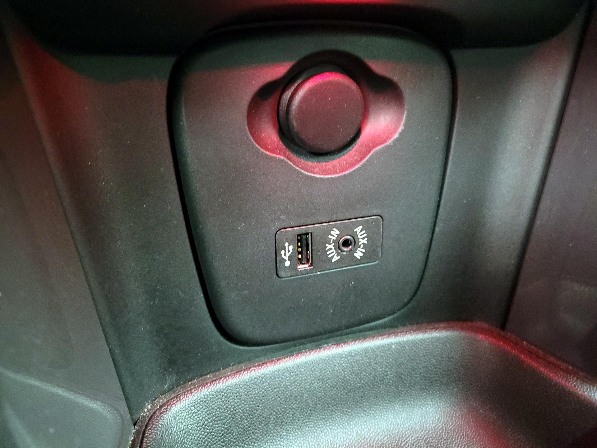 Thumbnail: 2015 MINI Cooper Hardtop - 17