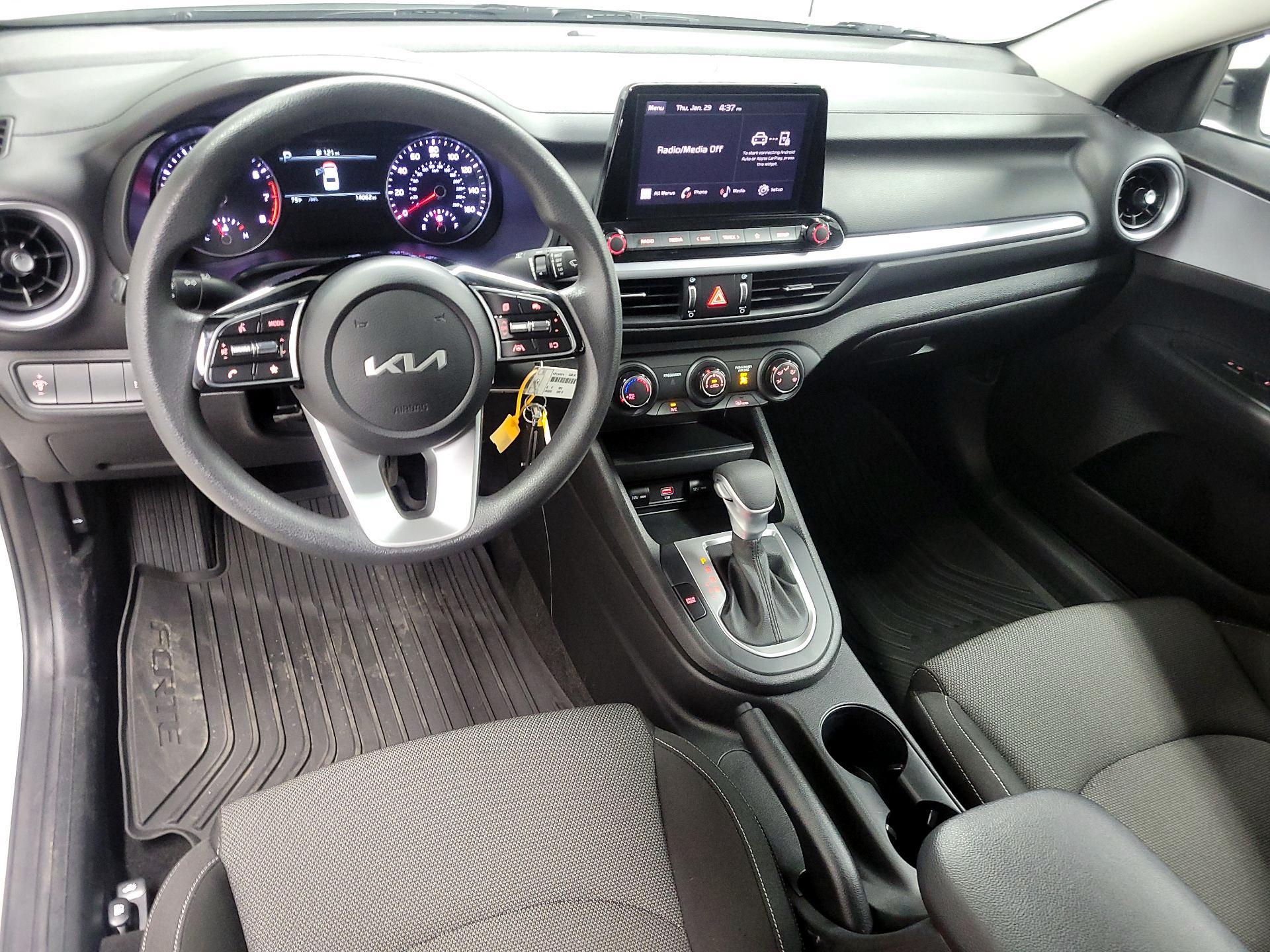 Thumbnail: 2023 Kia Forte - 9