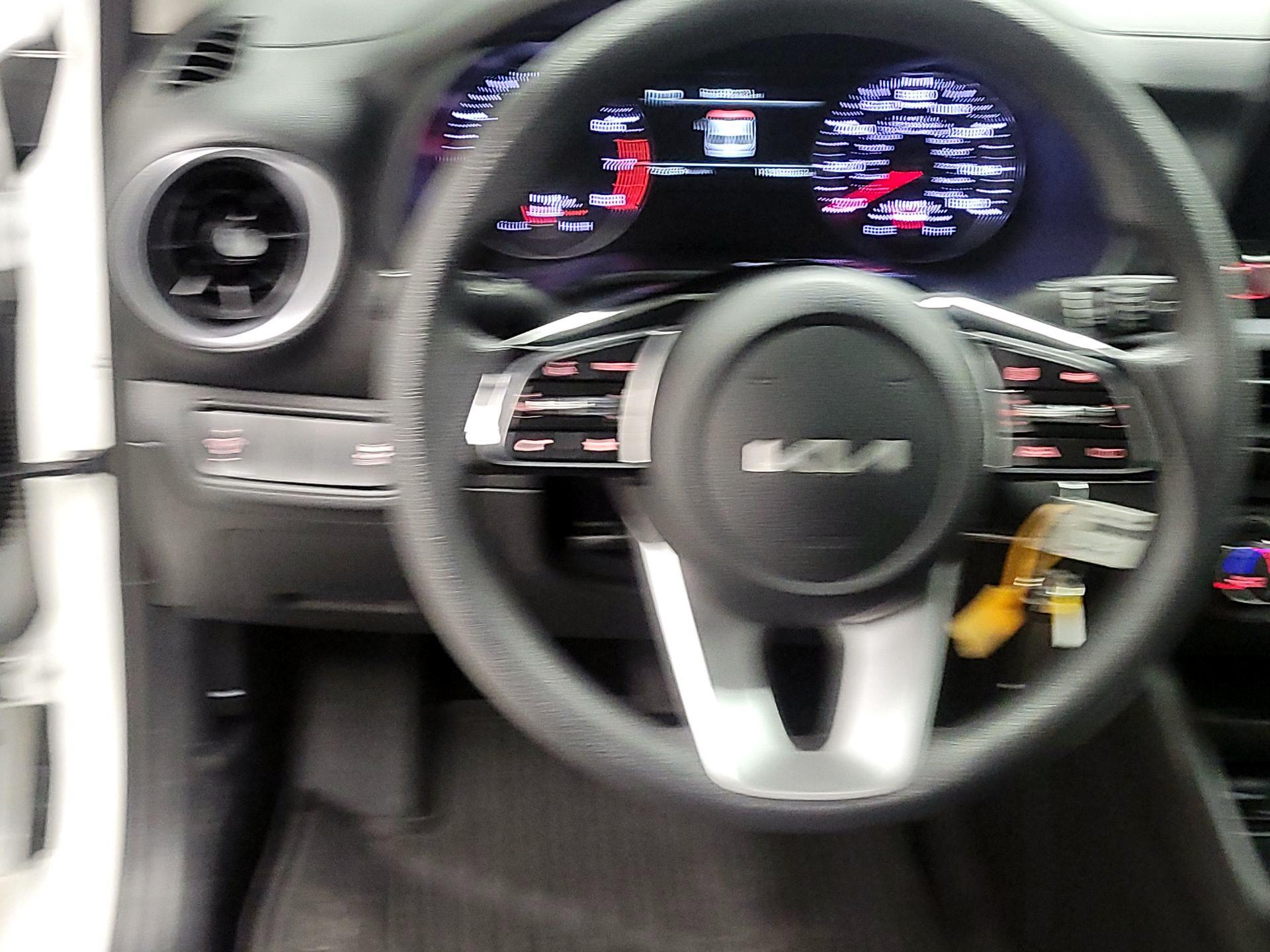 Thumbnail: 2023 Kia Forte - 10