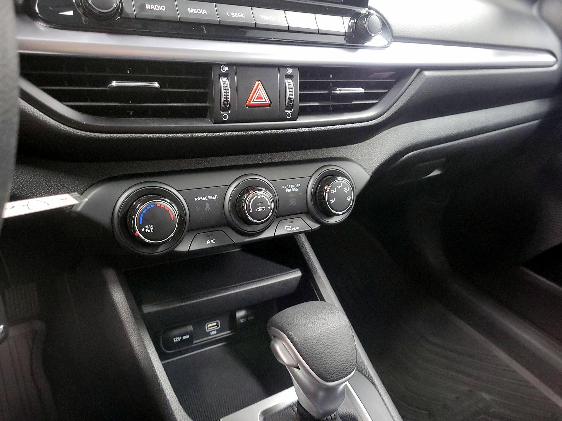 Thumbnail: 2023 Kia Forte - 15