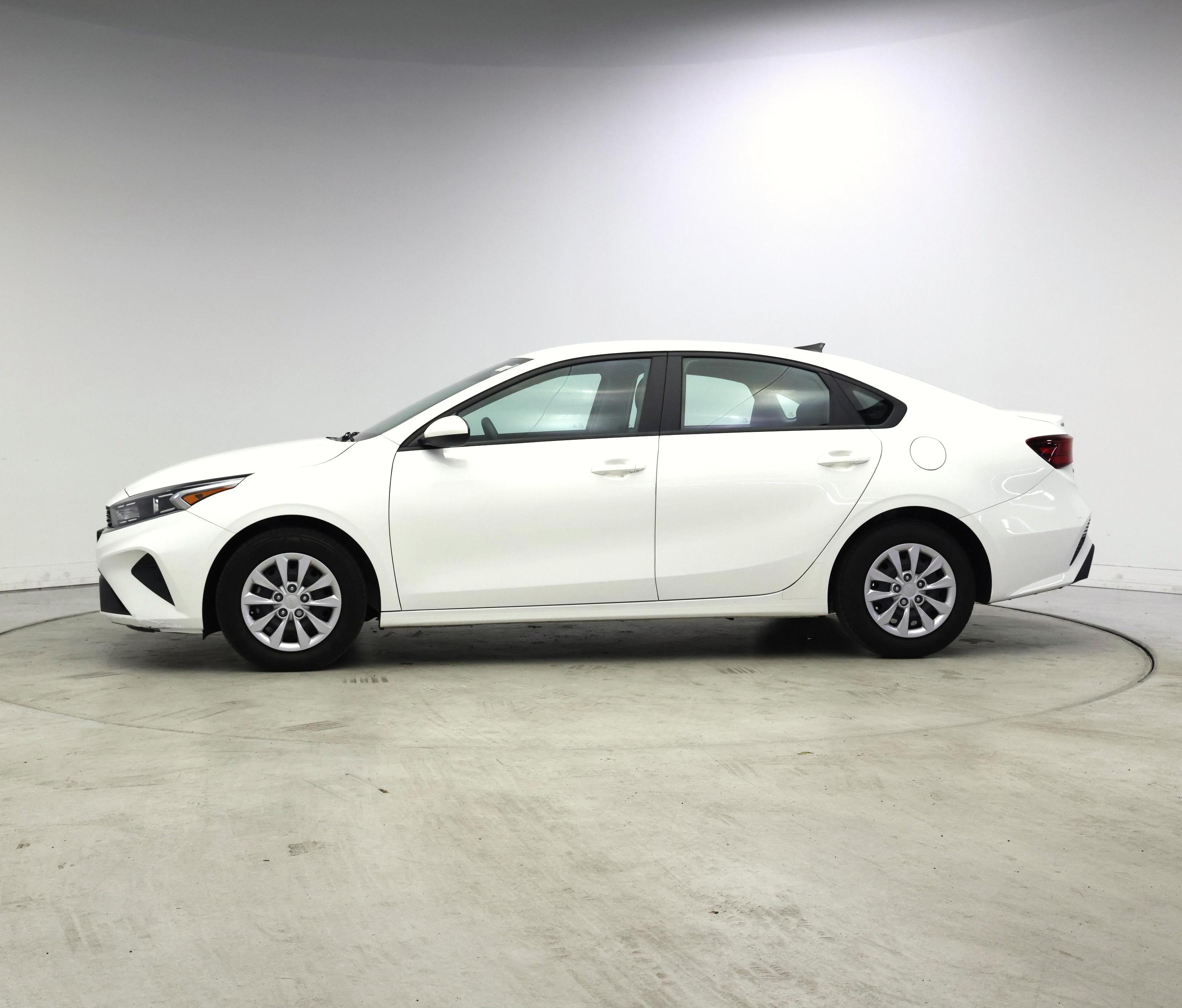 Thumbnail: 2023 Kia Forte - 3