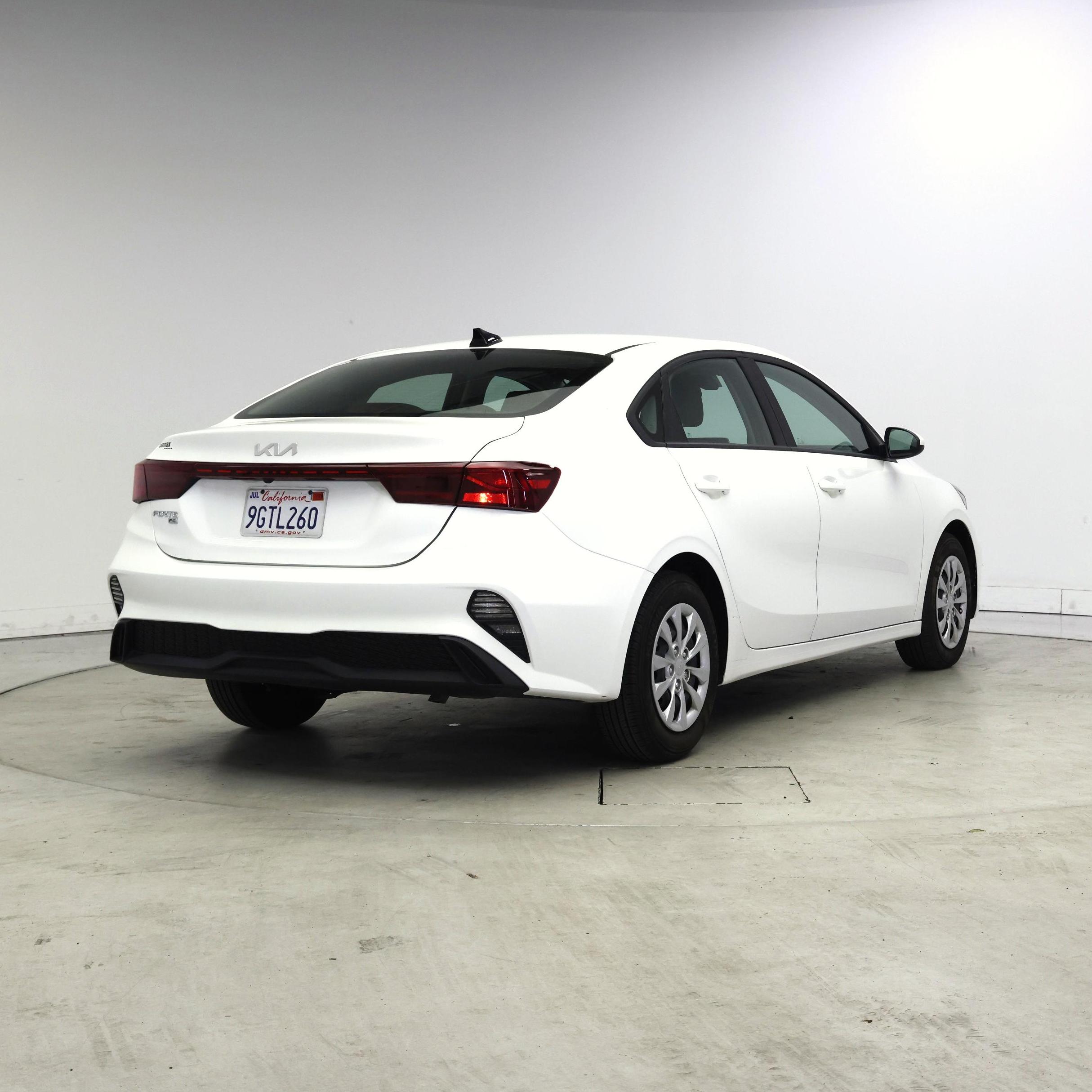 Thumbnail: 2023 Kia Forte - 8