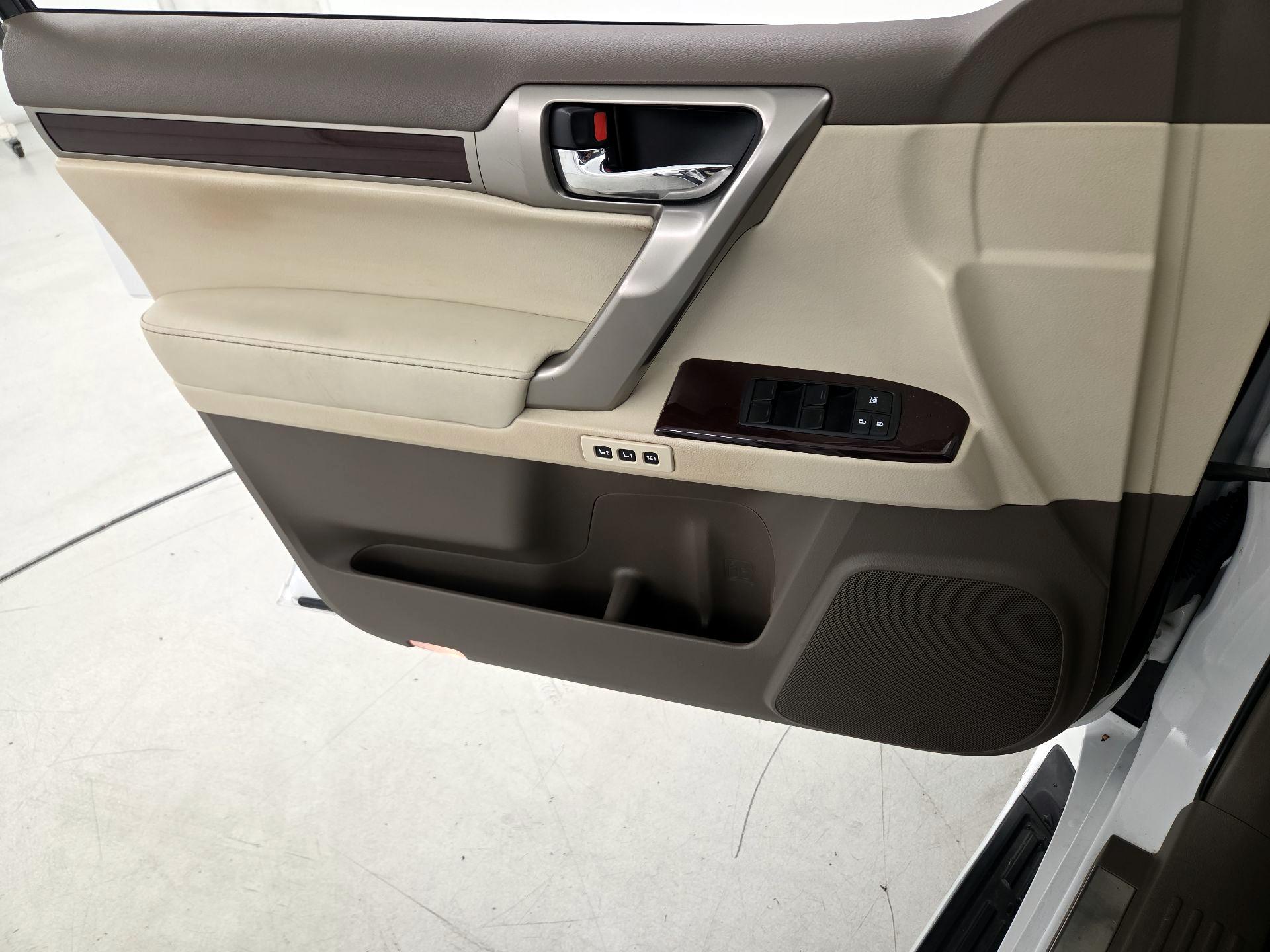 Thumbnail: 2014 Lexus GX - 12