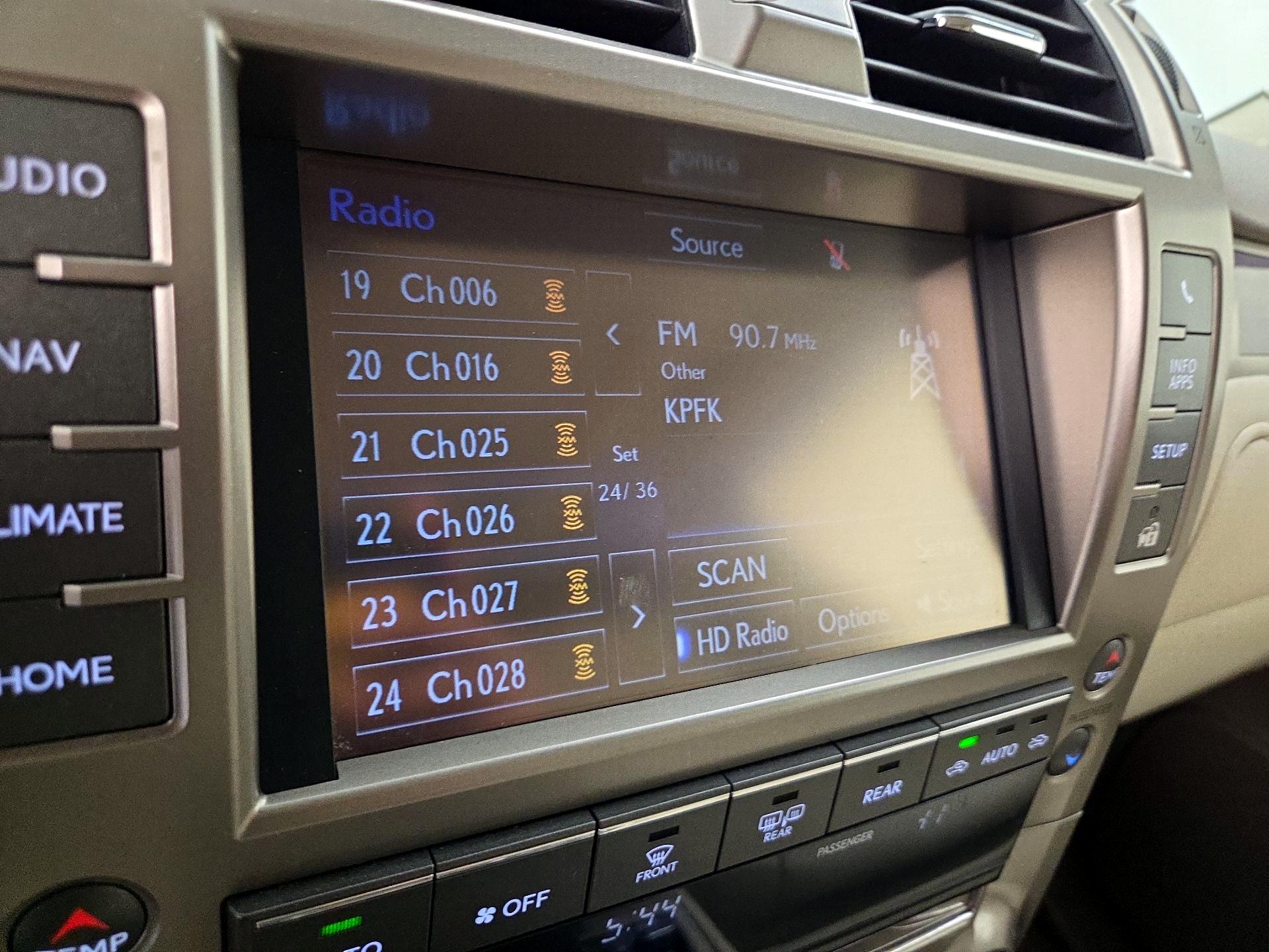 Thumbnail: 2014 Lexus GX - 16