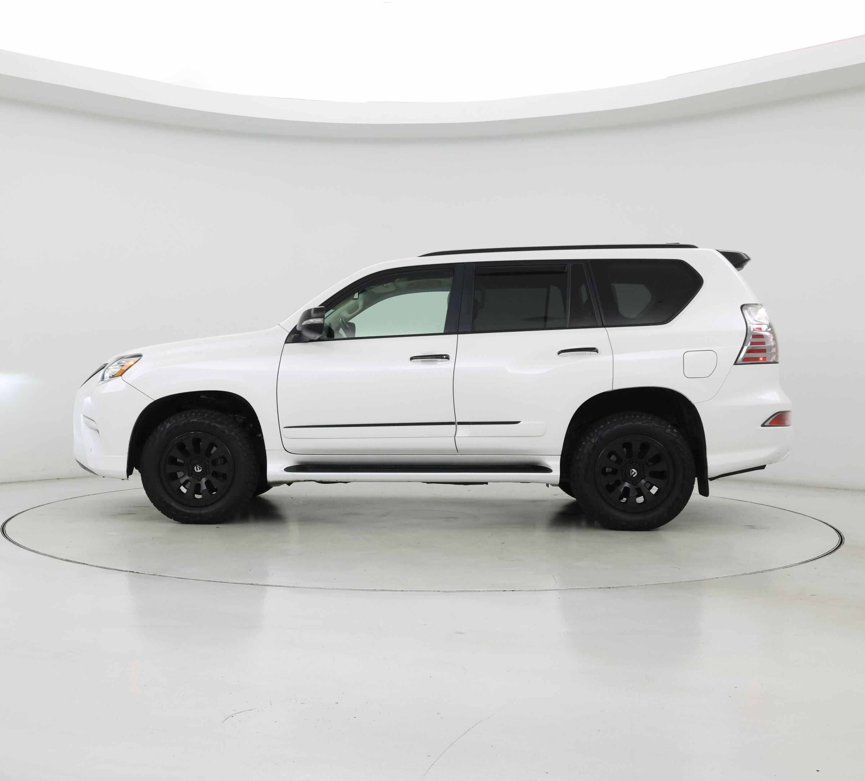 Thumbnail: 2014 Lexus GX - 3