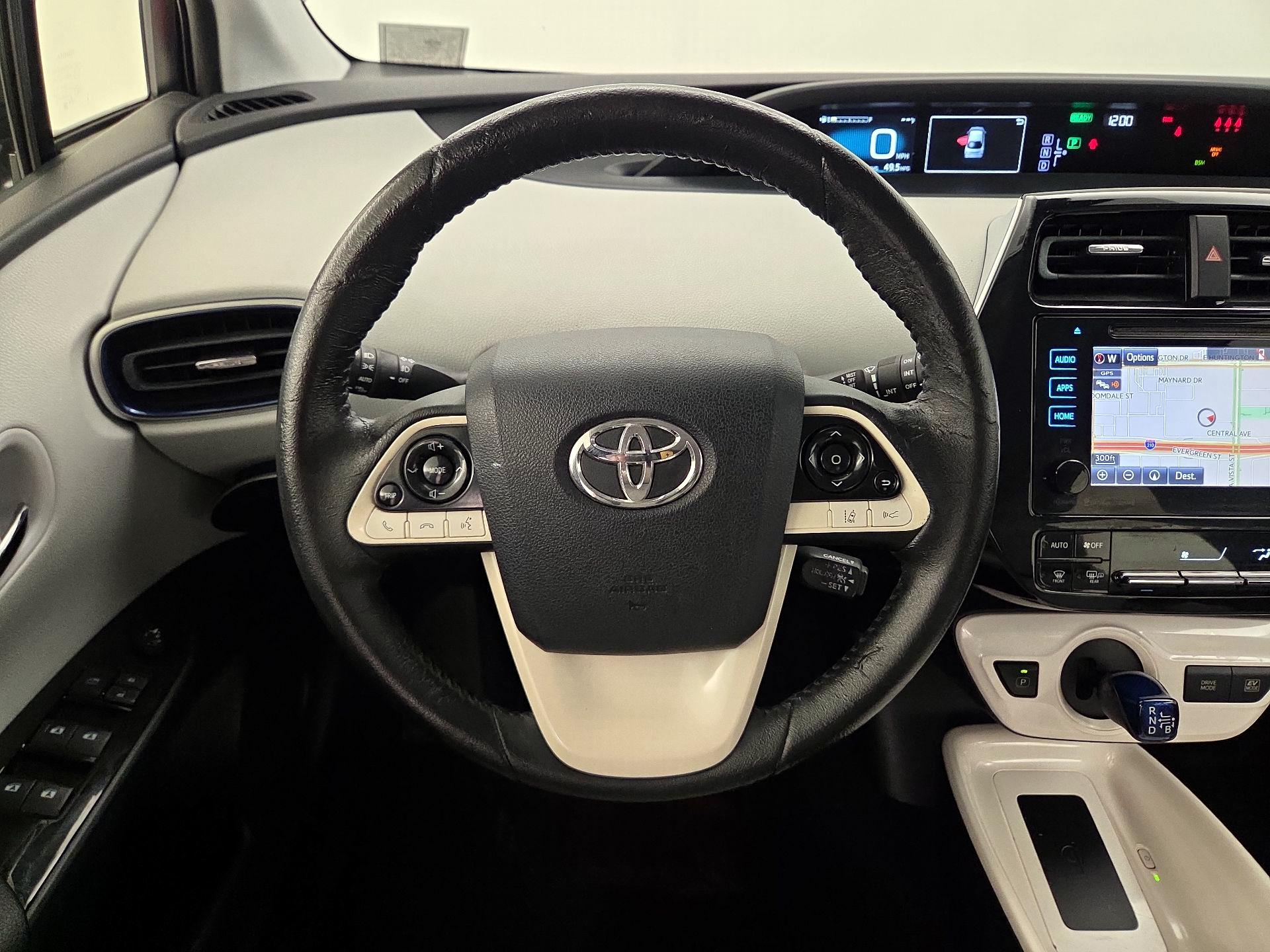 Thumbnail: 2017 Toyota Prius - 10