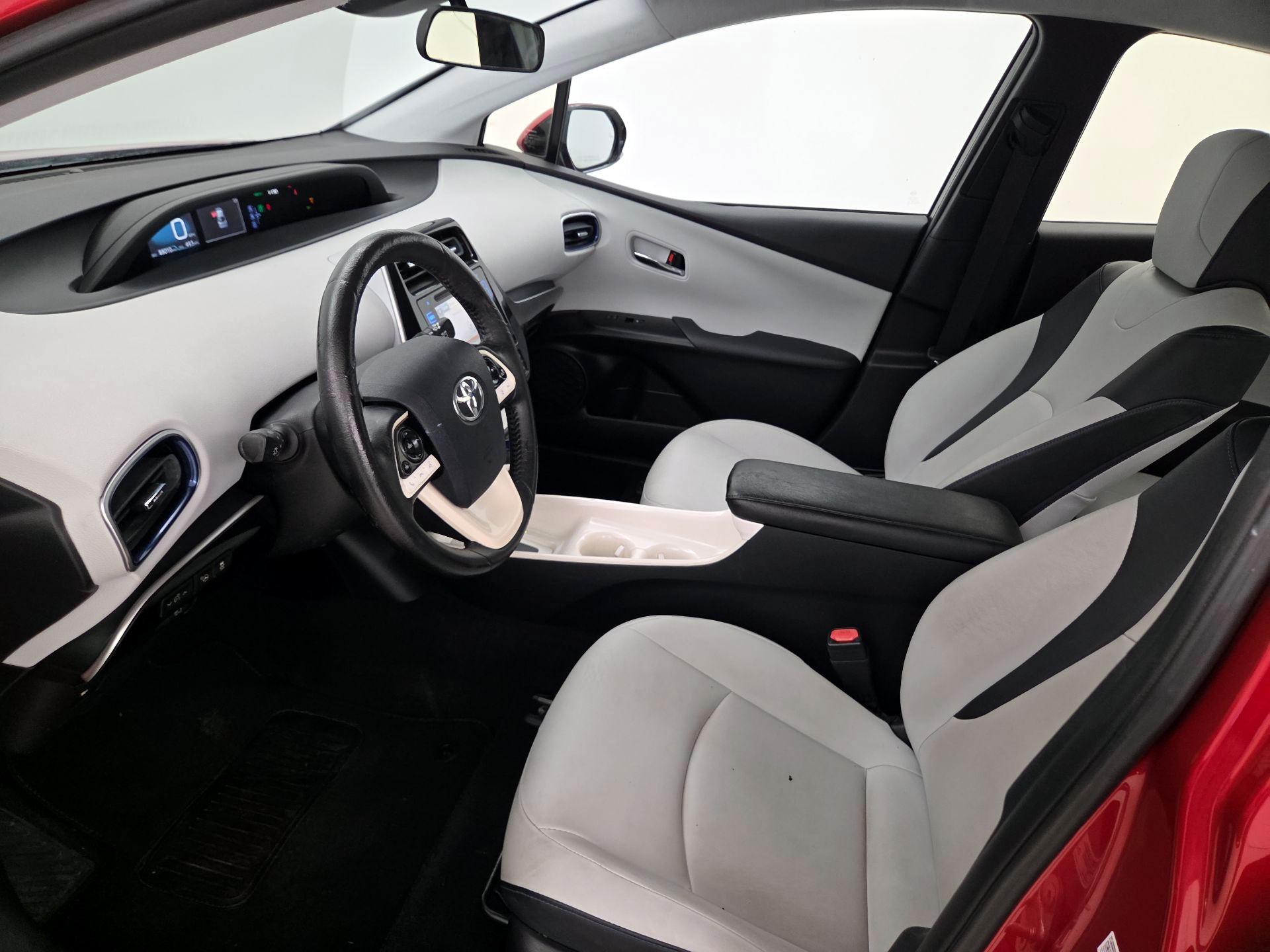 Thumbnail: 2017 Toyota Prius - 11