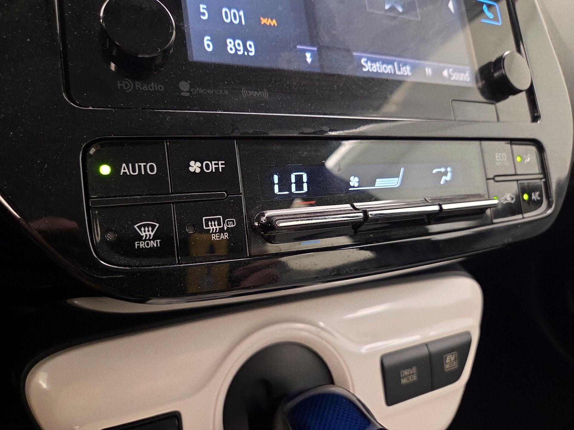 Thumbnail: 2017 Toyota Prius - 17