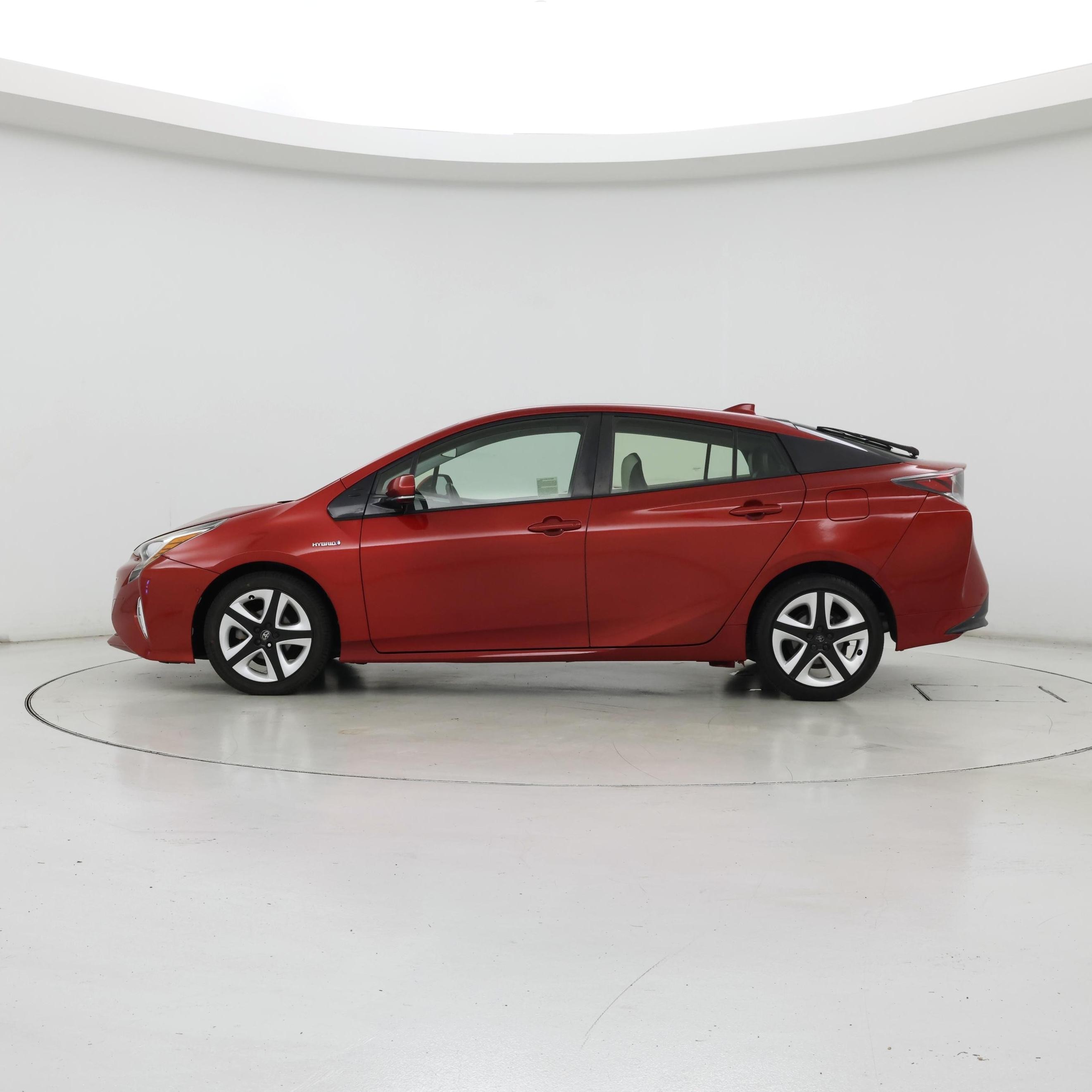 Thumbnail: 2017 Toyota Prius - 3