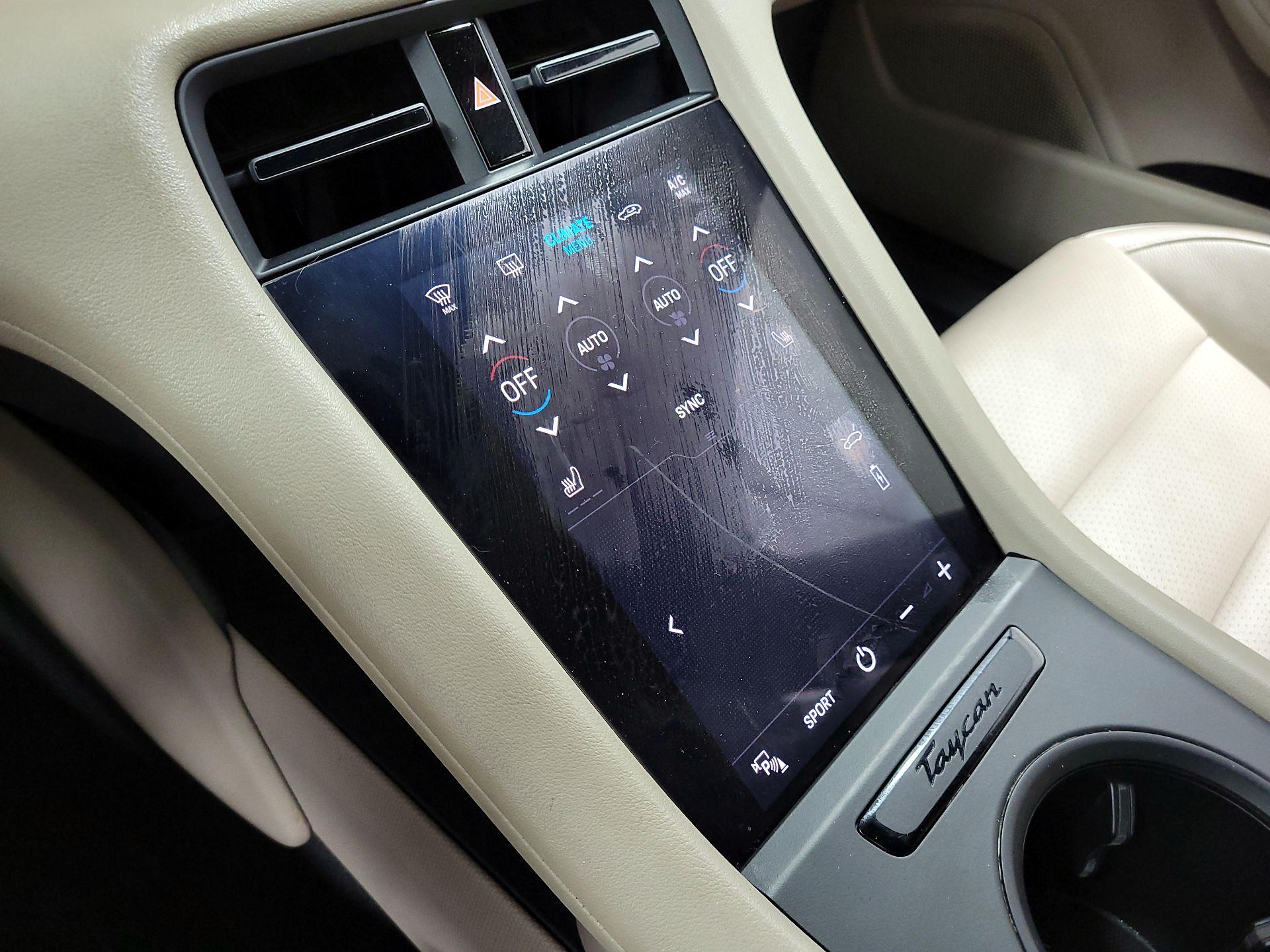 Thumbnail: 2022 Porsche Taycan - 15