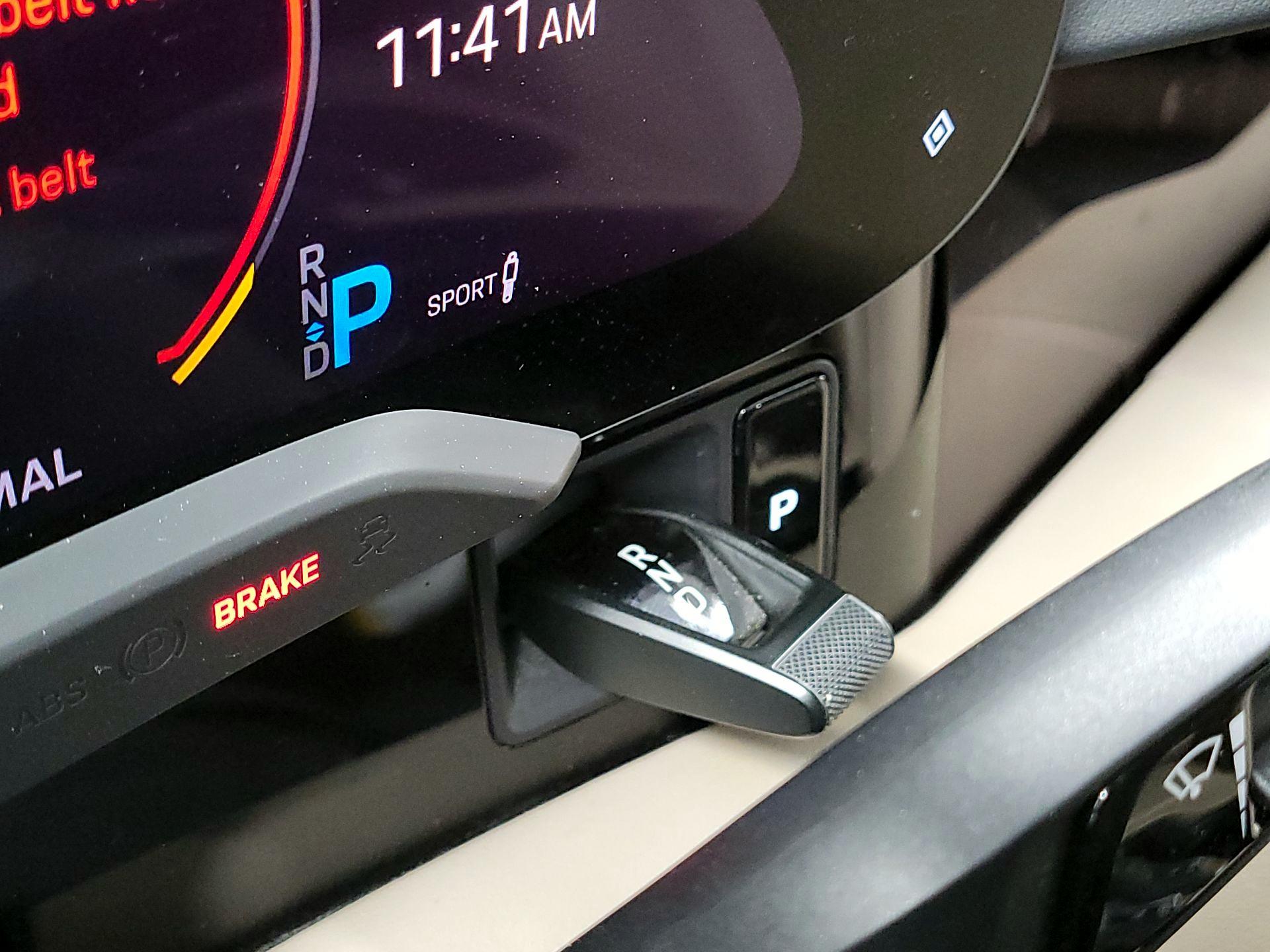 Thumbnail: 2022 Porsche Taycan - 16