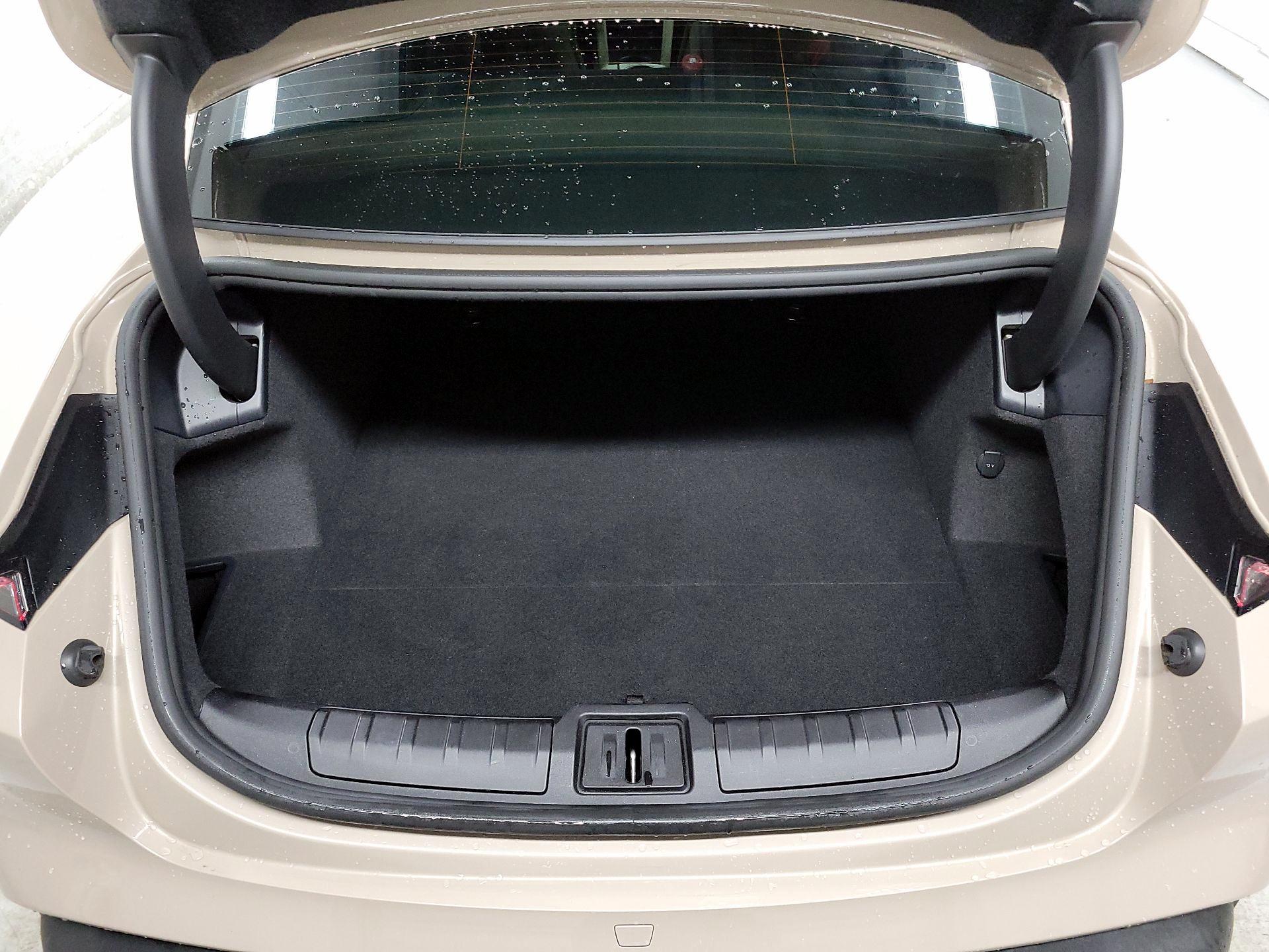 Thumbnail: 2022 Porsche Taycan - 19