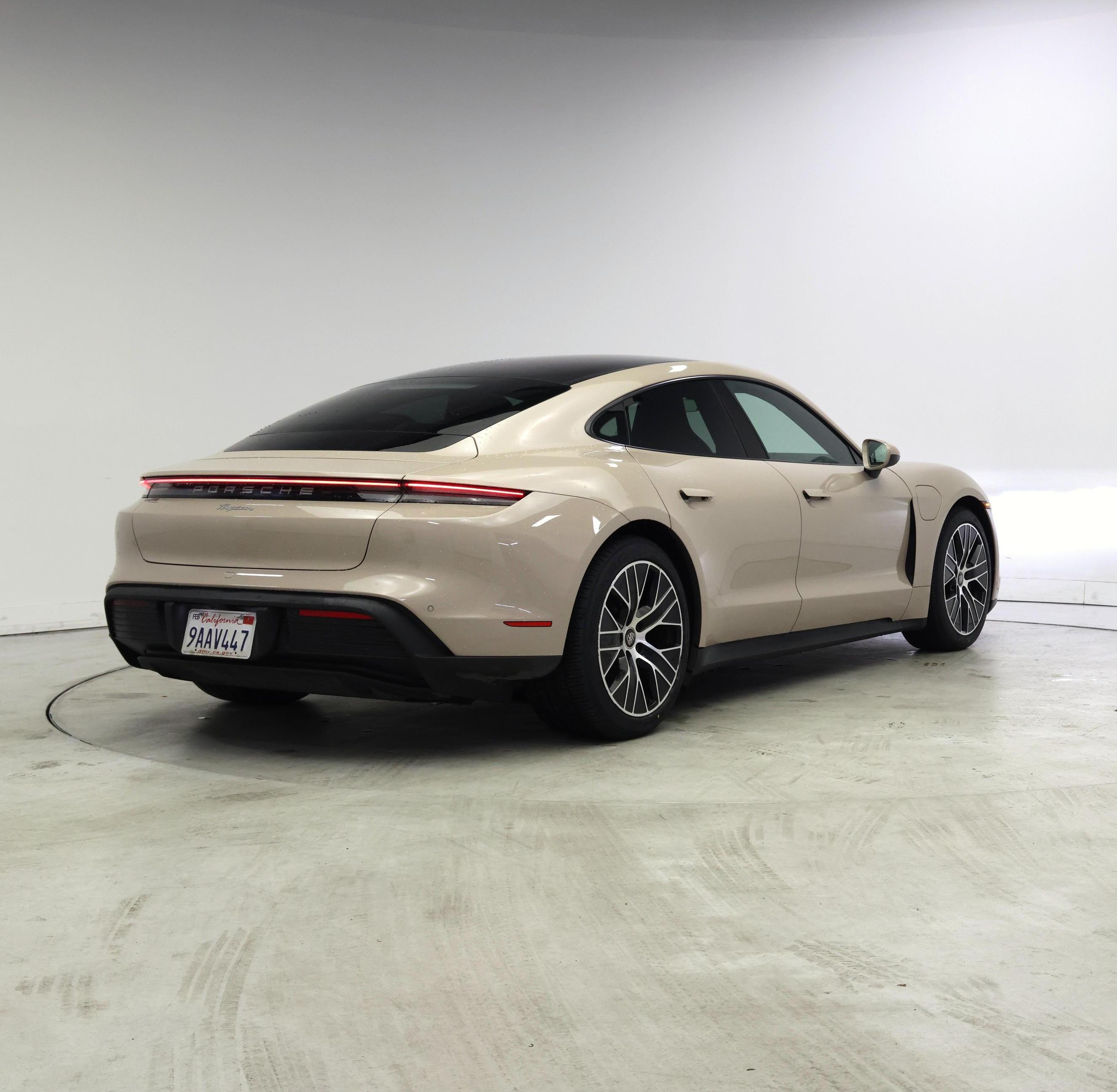 Thumbnail: 2022 Porsche Taycan - 8