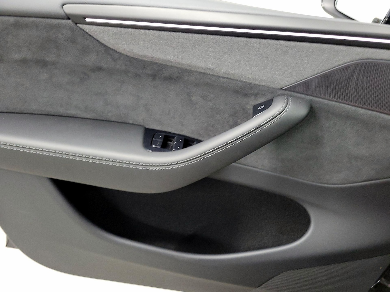 2026 Tesla Model Y Long Range - Photo 11