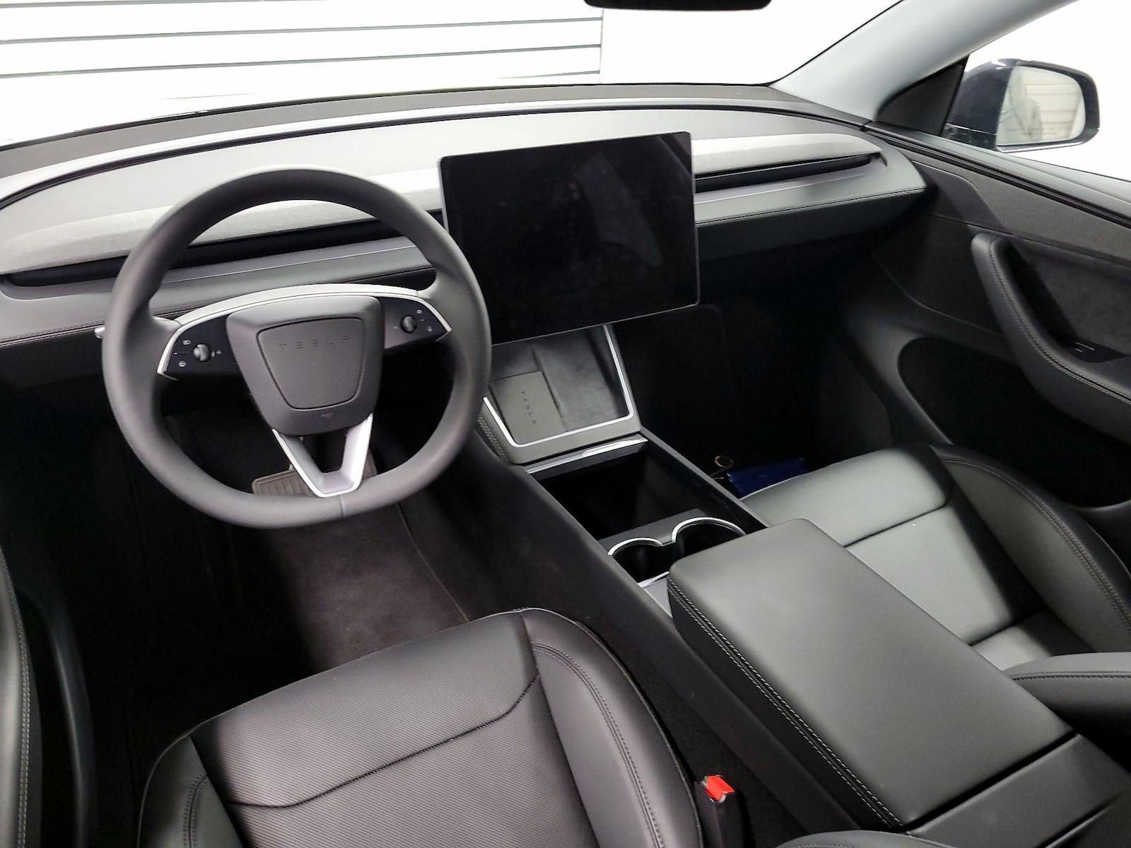 2026 Tesla Model Y Long Range - Photo 8