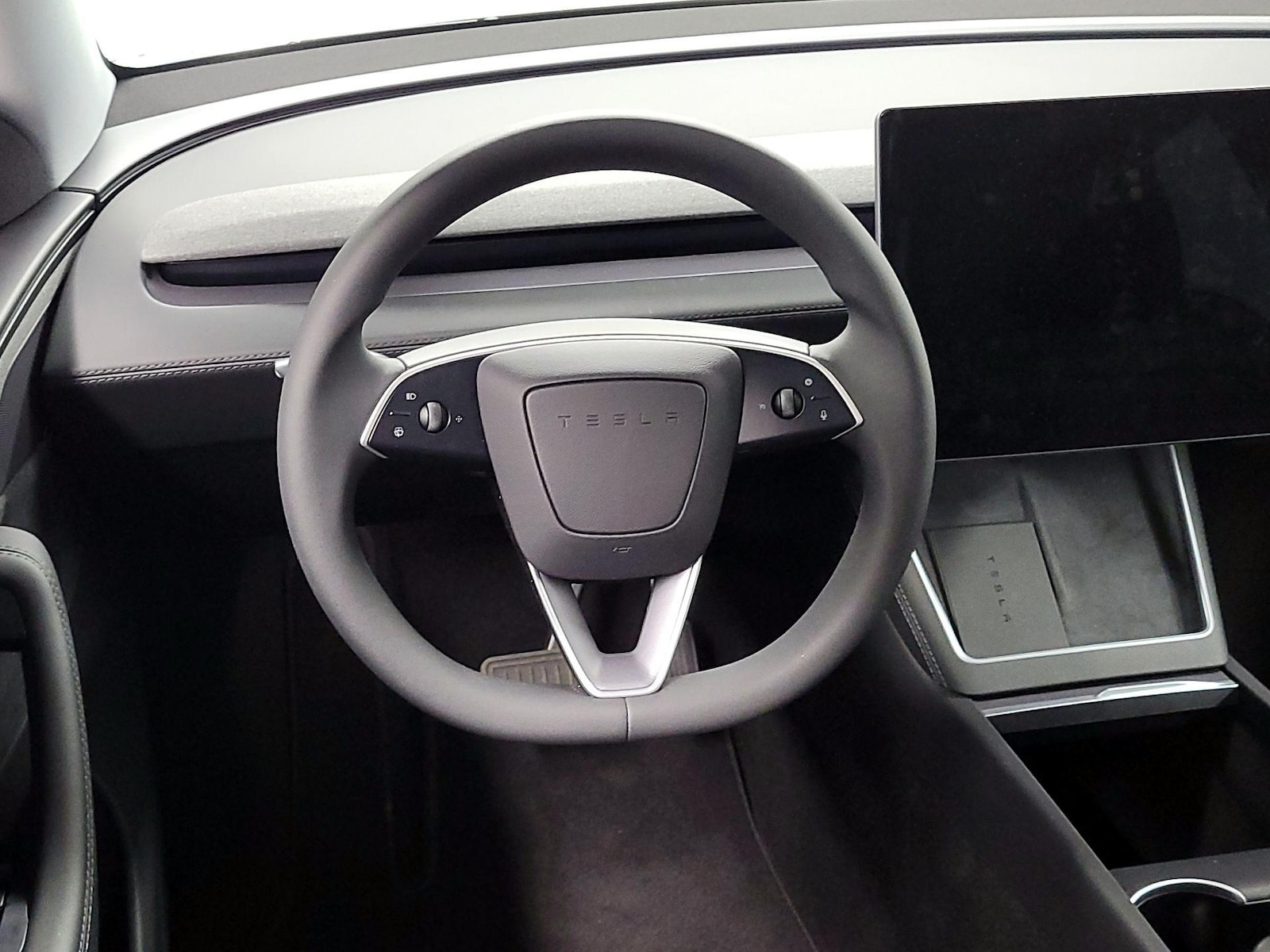 2026 Tesla Model Y Long Range - Photo 9