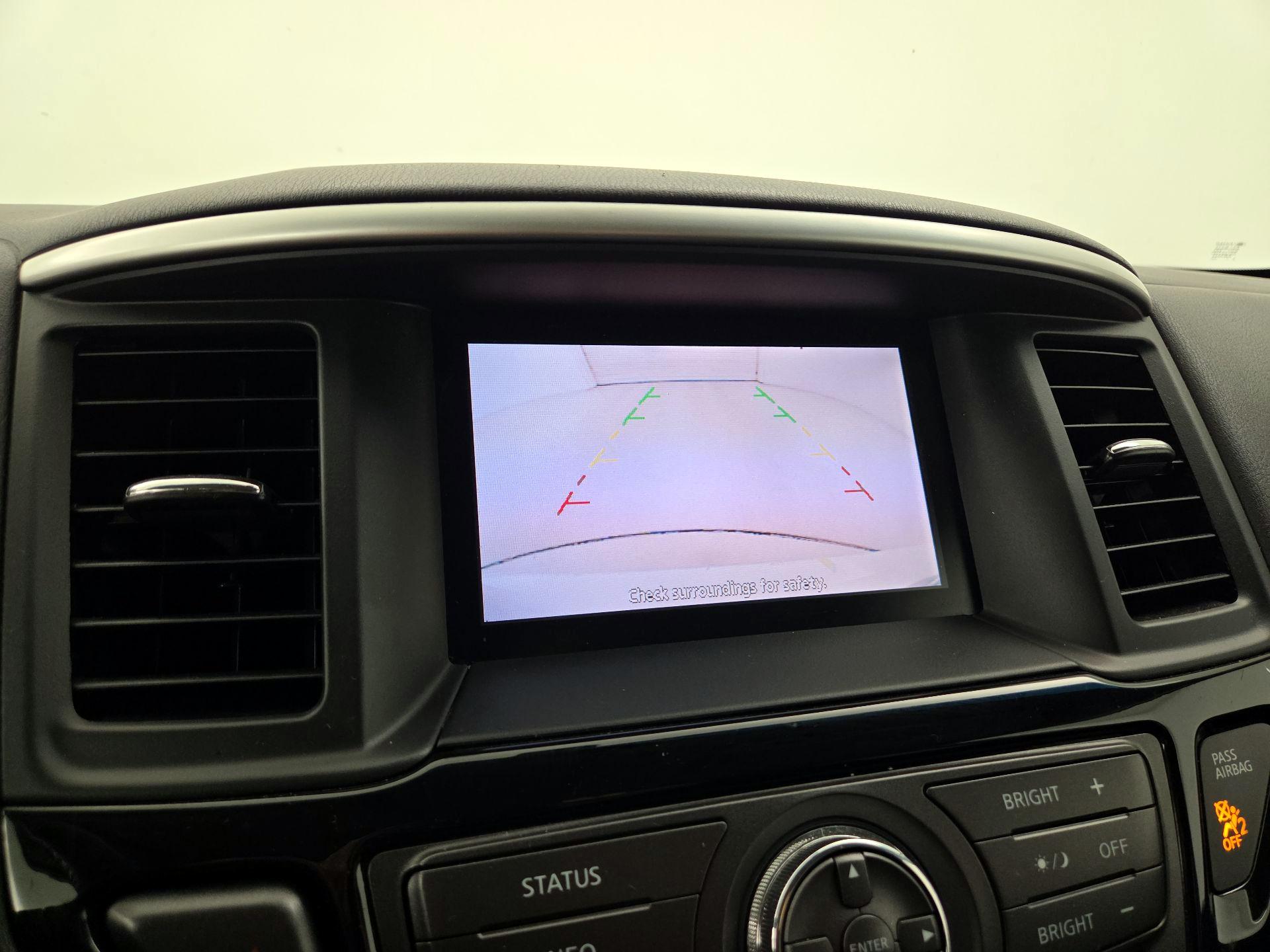 Thumbnail: 2015 Nissan Pathfinder - 14